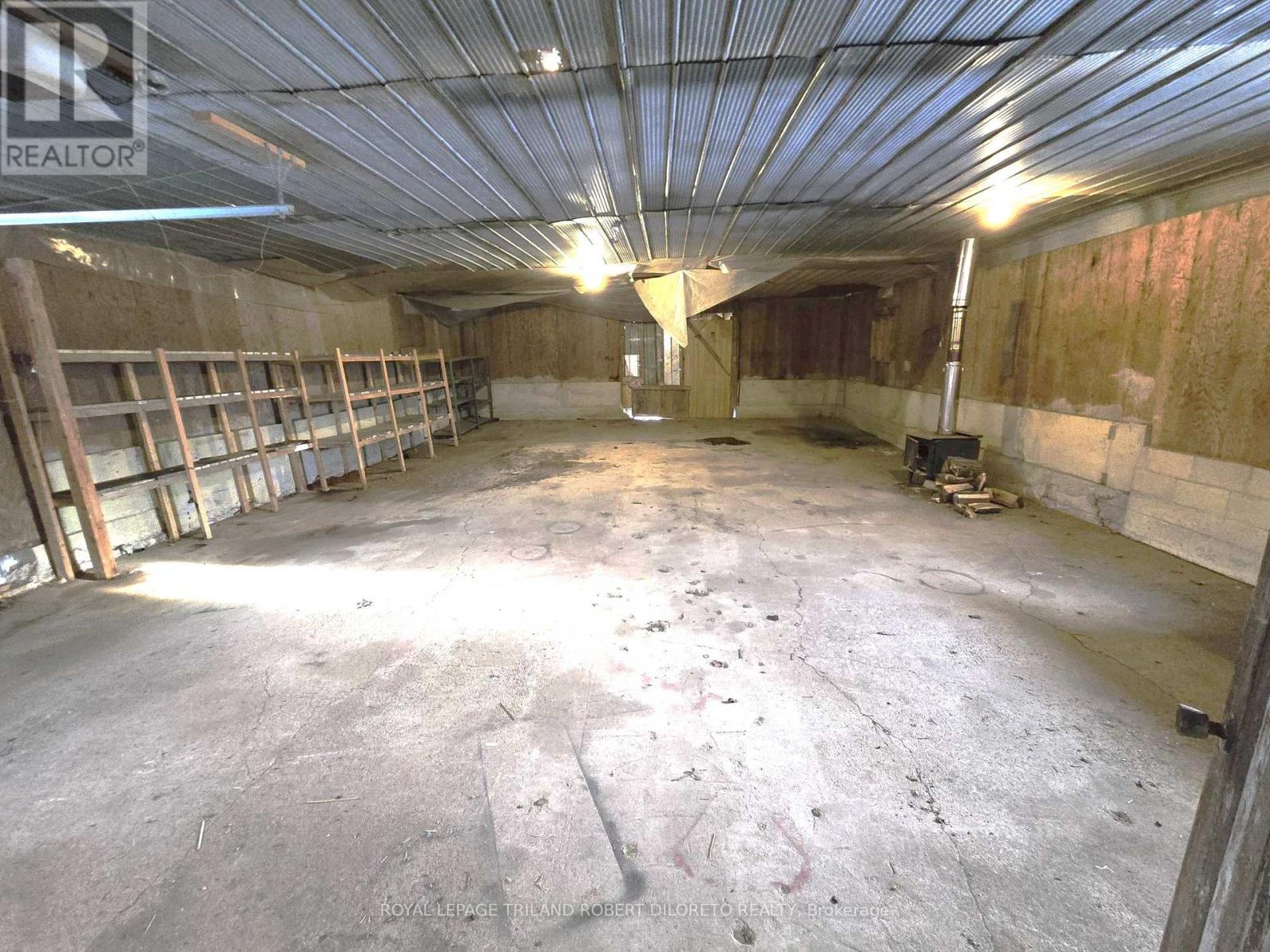 21477 Springfield Road, Southwest Middlesex, Ontario  N0L 1T0 - Photo 19 - X12790062