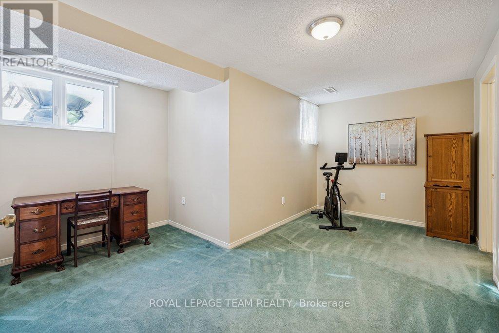 4298 Sunwood Crescent, Ottawa, Ontario  K1J 1B8 - Photo 23 - X12792556