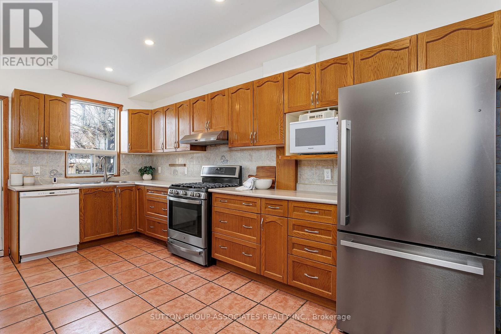 14 Westminster Avenue, Toronto, Ontario  M6R 1N4 - Photo 17 - W12792432