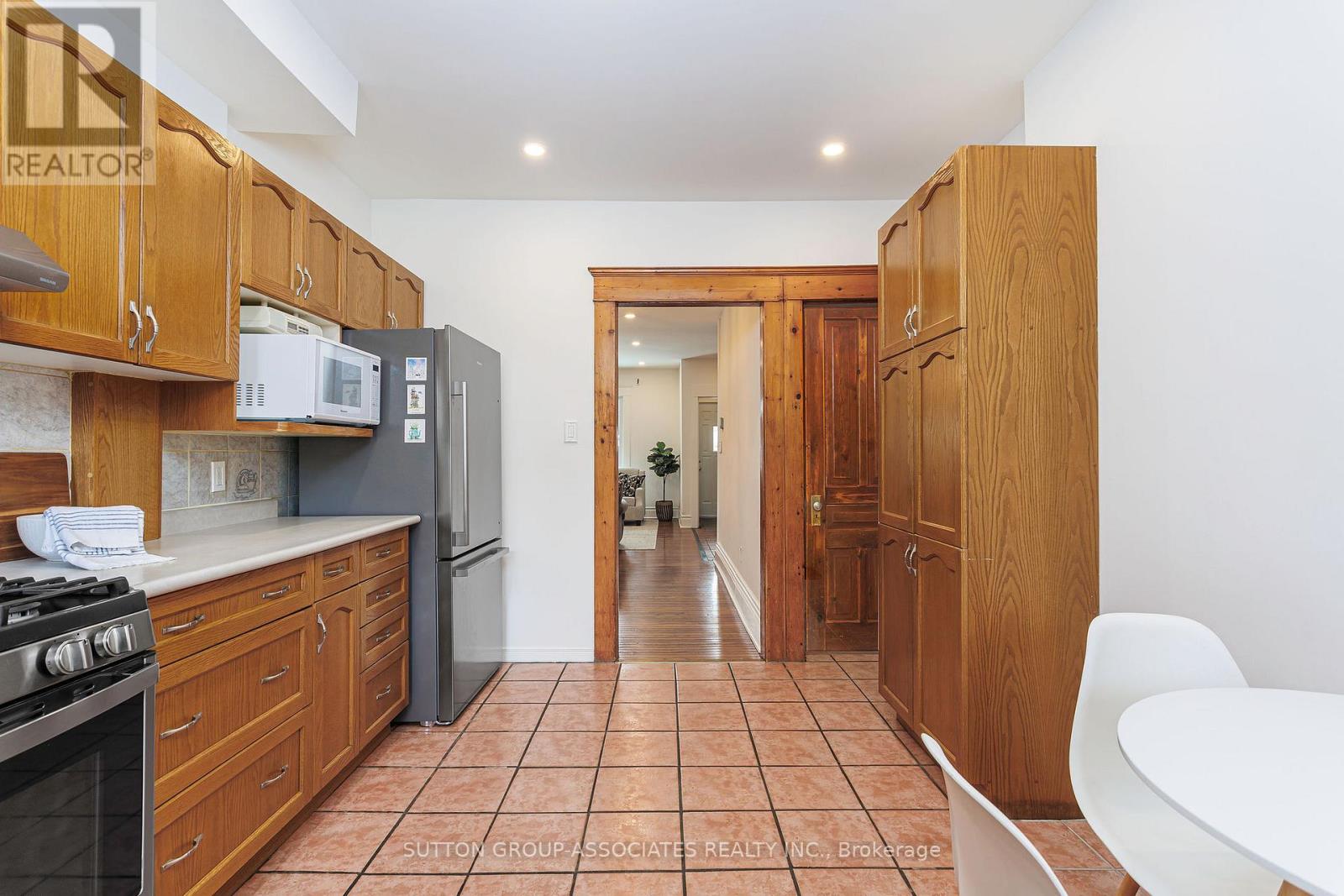 14 Westminster Avenue, Toronto, Ontario  M6R 1N4 - Photo 20 - W12792432