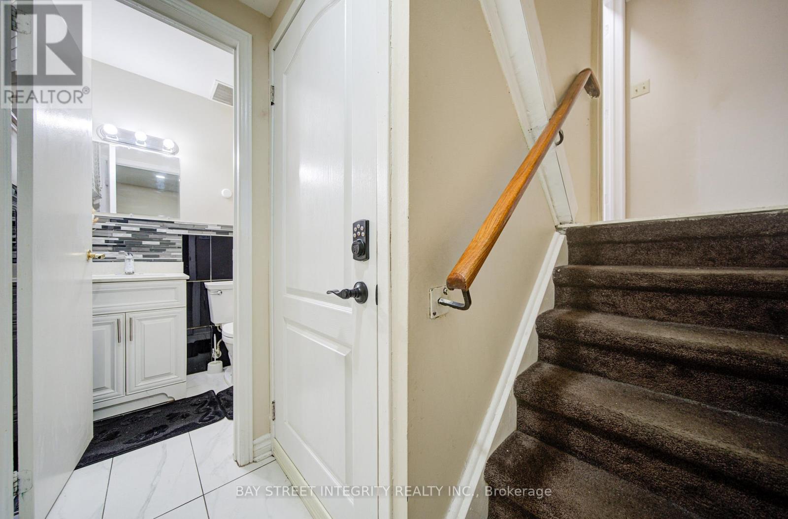 107 Autumn Glen Circle, Toronto, Ontario  M9W 6B3 - Photo 18 - W12792470