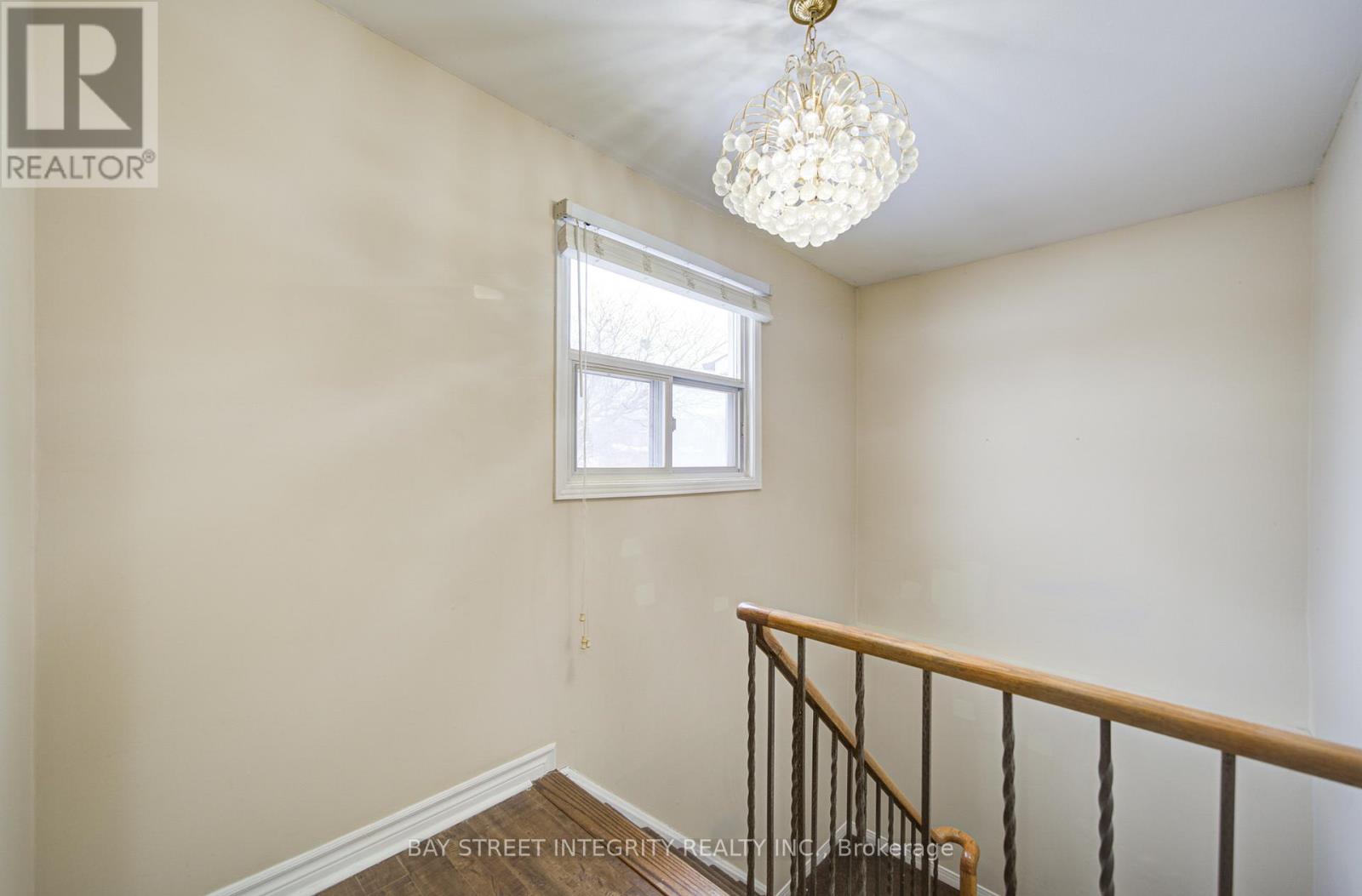 107 Autumn Glen Circle, Toronto, Ontario  M9W 6B3 - Photo 19 - W12792470