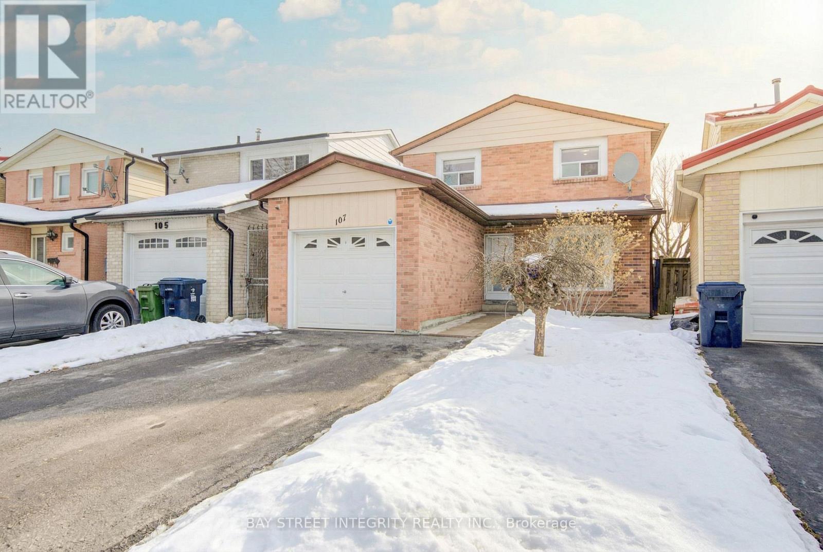 107 Autumn Glen Circle, Toronto, Ontario  M9W 6B3 - Photo 2 - W12792470