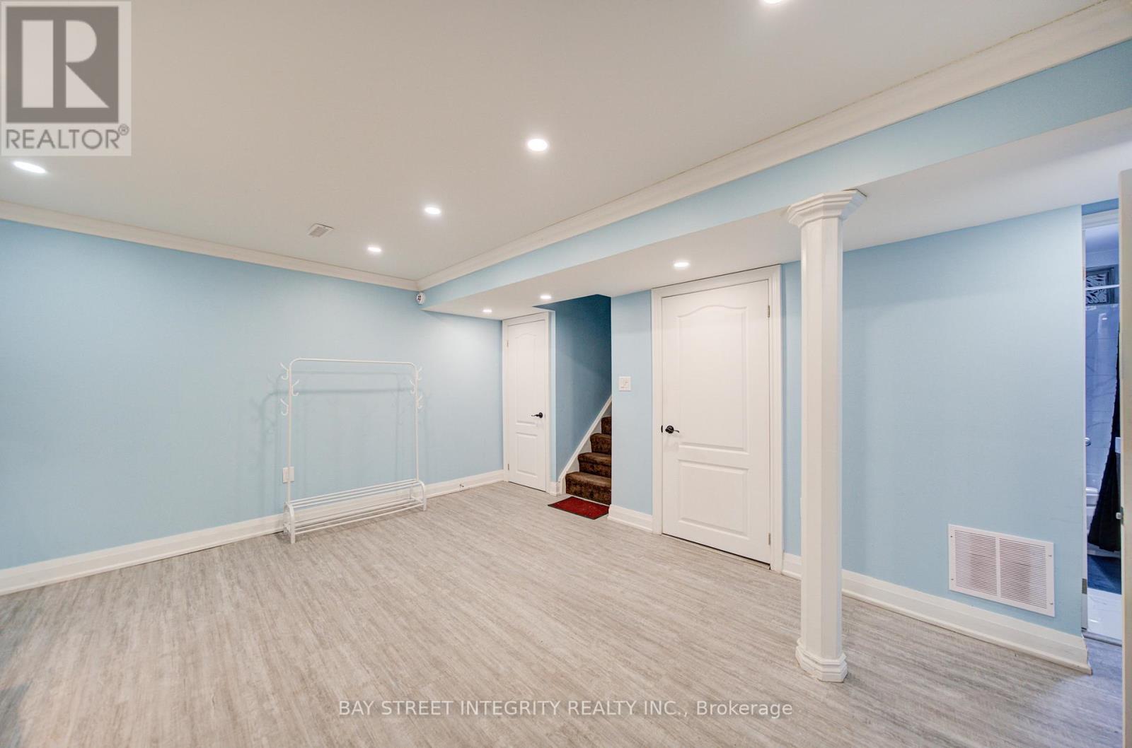 107 Autumn Glen Circle, Toronto, Ontario  M9W 6B3 - Photo 33 - W12792470