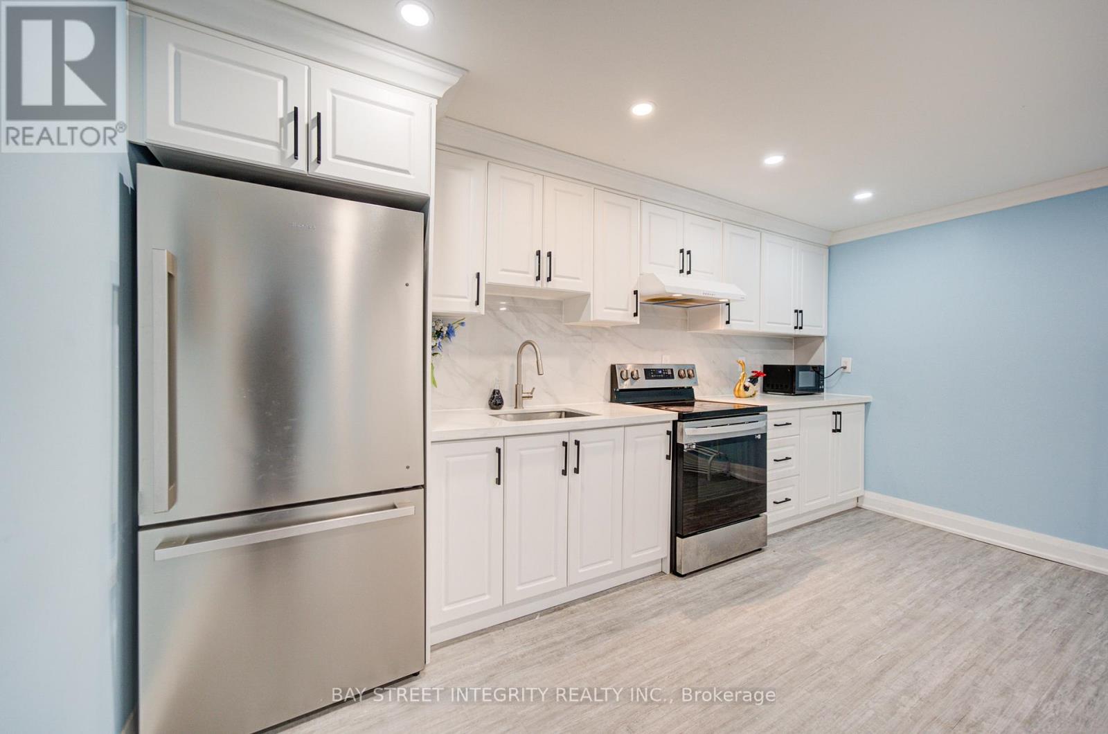 107 Autumn Glen Circle, Toronto, Ontario  M9W 6B3 - Photo 34 - W12792470