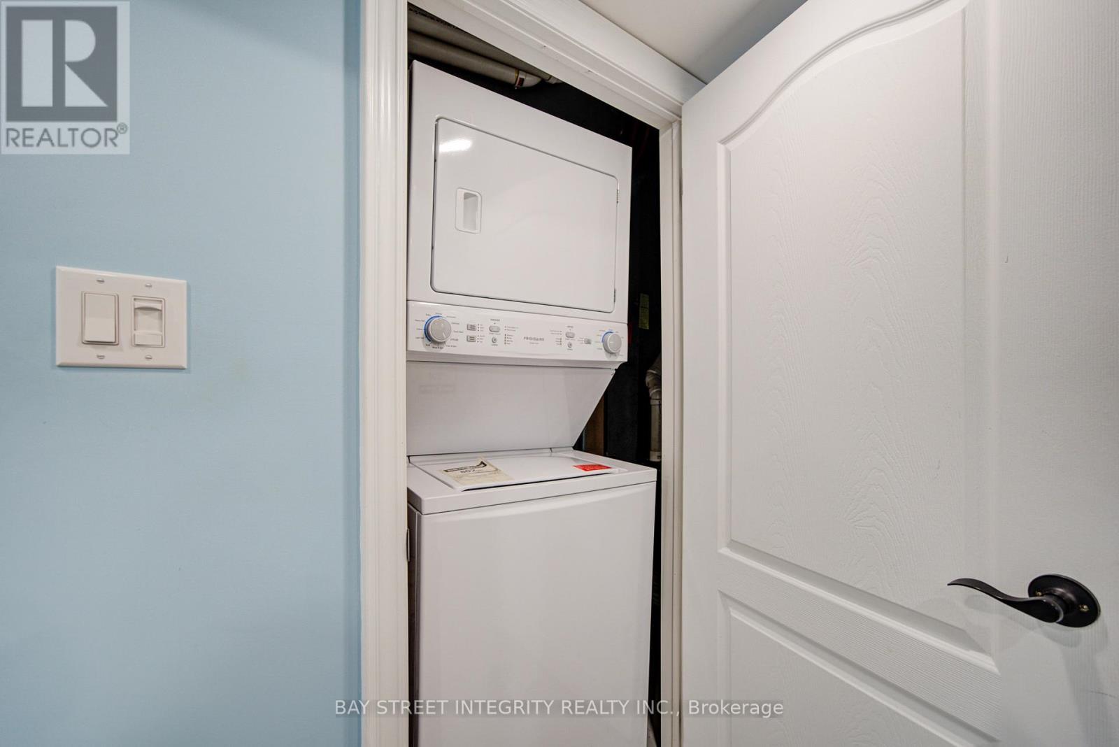 107 Autumn Glen Circle, Toronto, Ontario  M9W 6B3 - Photo 37 - W12792470