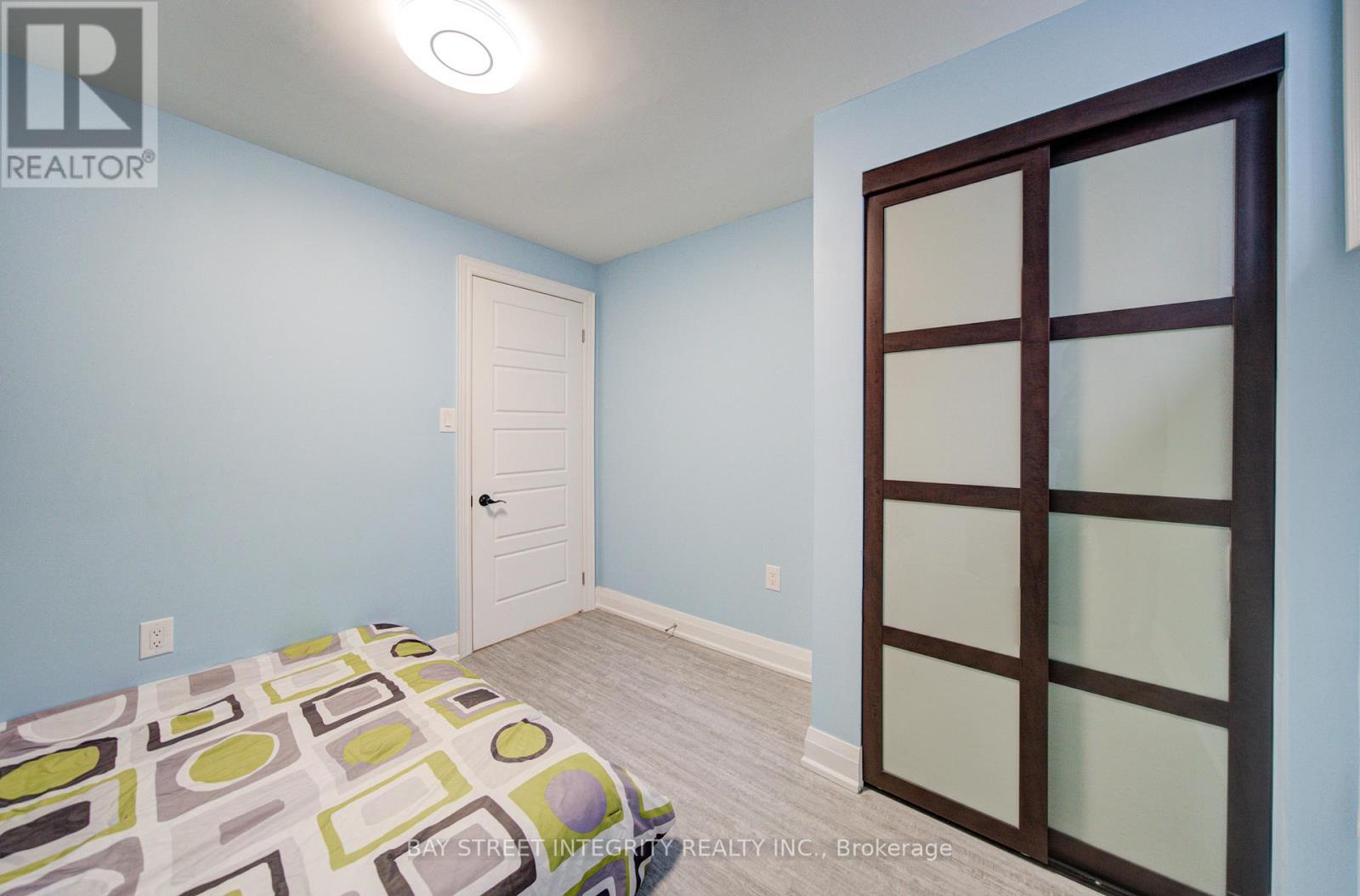 107 Autumn Glen Circle, Toronto, Ontario  M9W 6B3 - Photo 43 - W12792470