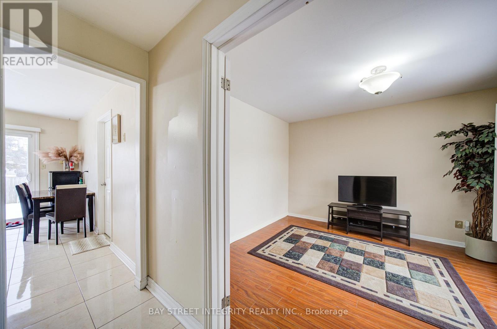 107 Autumn Glen Circle, Toronto, Ontario  M9W 6B3 - Photo 6 - W12792470