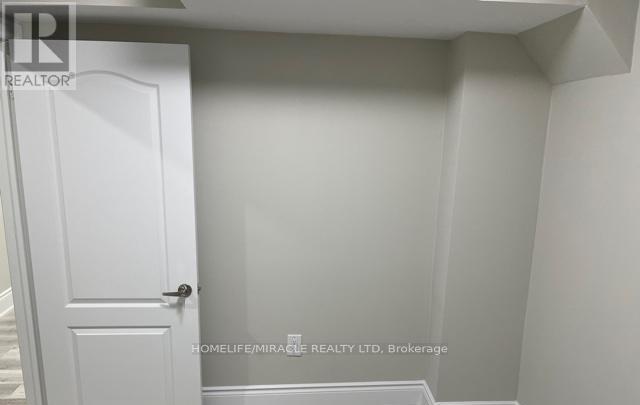 78 Saint Dennis Road, Brampton, Ontario  L6R 0B6 - Photo 17 - W12792494