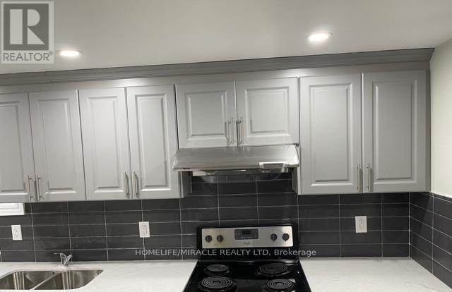 78 Saint Dennis Road, Brampton, Ontario  L6R 0B6 - Photo 18 - W12792494