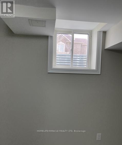 78 Saint Dennis Road, Brampton, Ontario  L6R 0B6 - Photo 9 - W12792494