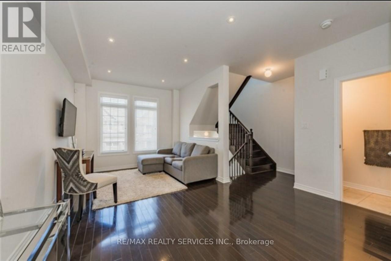 74 Aldersgate Drive, Brampton, Ontario  L7A 3Z9 - Photo 4 - W12792500