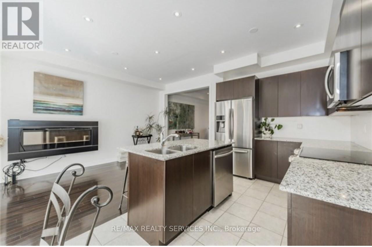 74 Aldersgate Drive, Brampton, Ontario  L7A 3Z9 - Photo 8 - W12792500