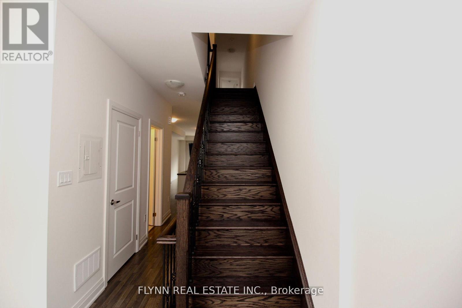 2 - 33 Creekbank Road, Toronto, Ontario  M6L 0A4 - Photo 11 - W12792526