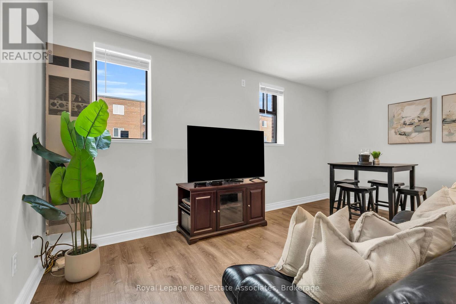 102 - 70 First Street, Orangeville, Ontario  L9W 2E5 - Photo 5 - W12792538