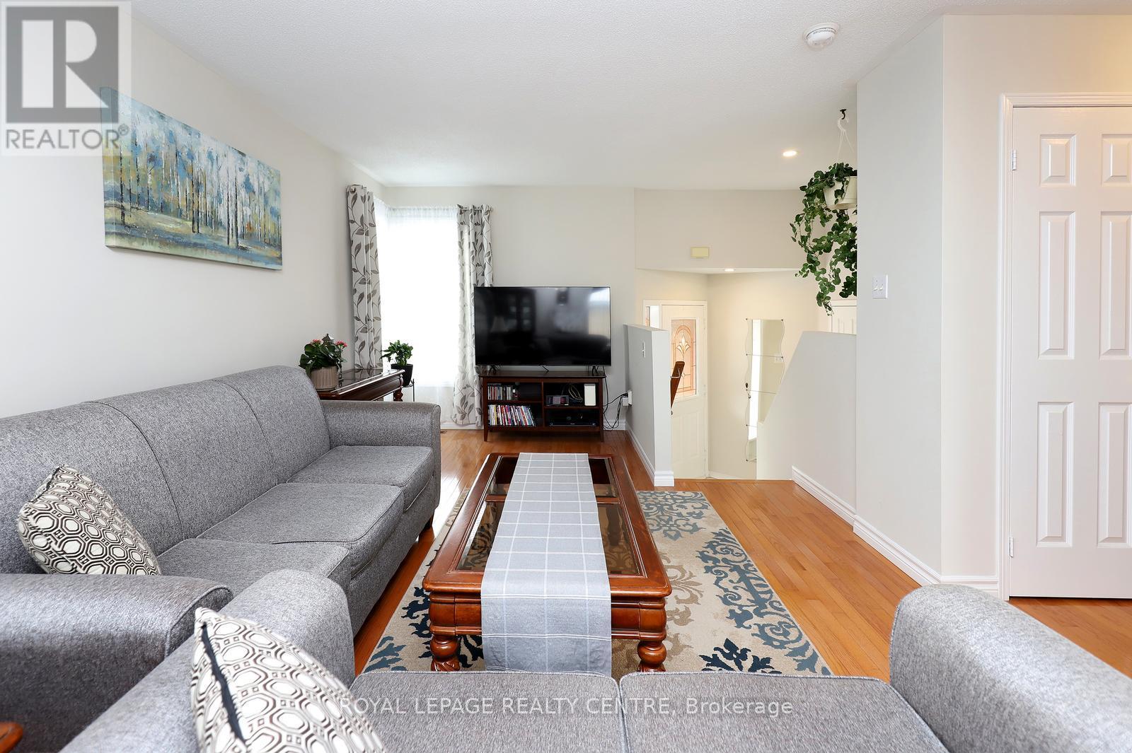 57 Royal Orchard Drive, Brampton, Ontario  L6X 4M5 - Photo 9 - W12792542