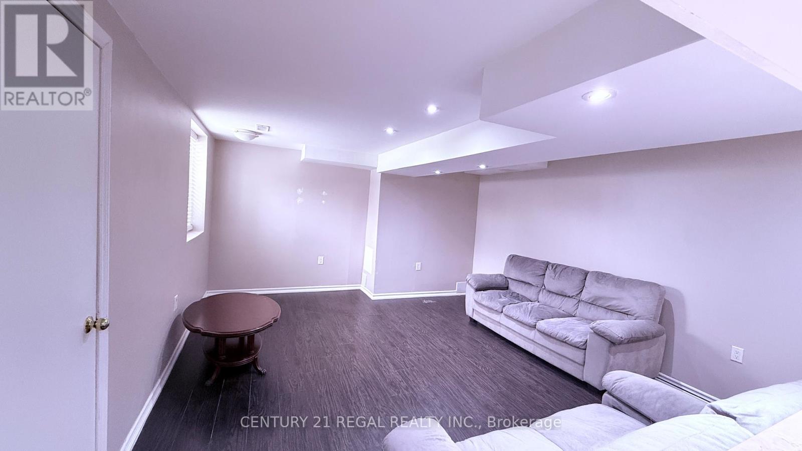 39 Laurentide Crescent, Brampton, Ontario  L6P 1Y3 - Photo 2 - W12792568