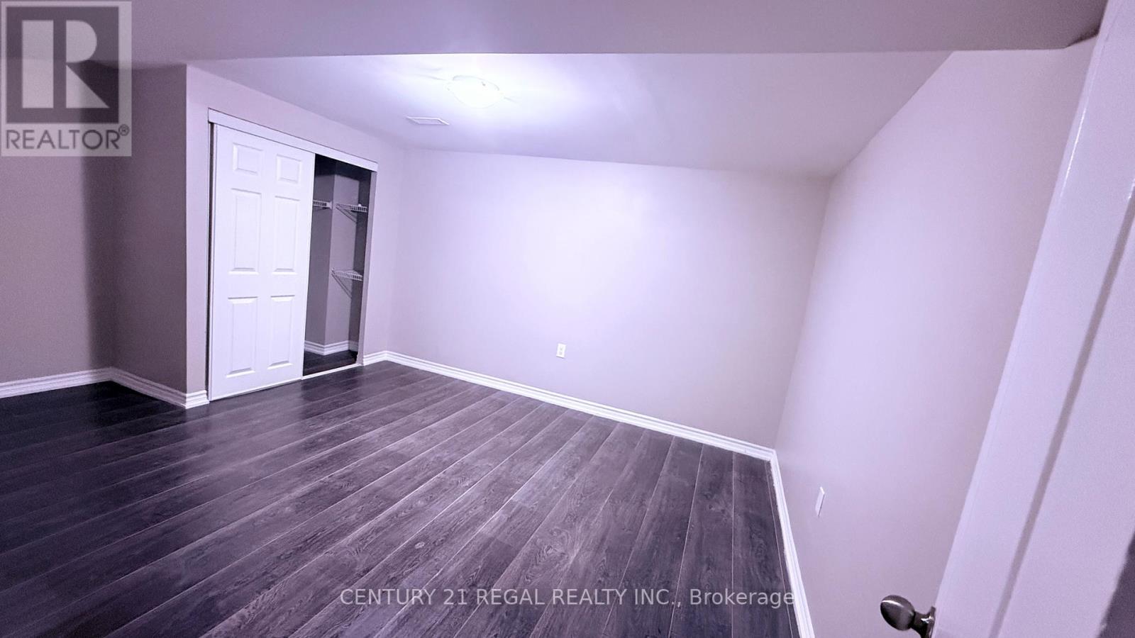 39 Laurentide Crescent, Brampton, Ontario  L6P 1Y3 - Photo 5 - W12792568