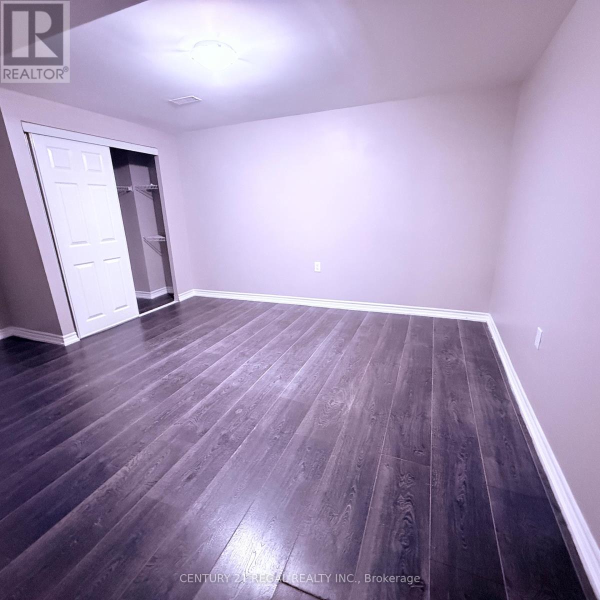 39 Laurentide Crescent, Brampton, Ontario  L6P 1Y3 - Photo 8 - W12792568