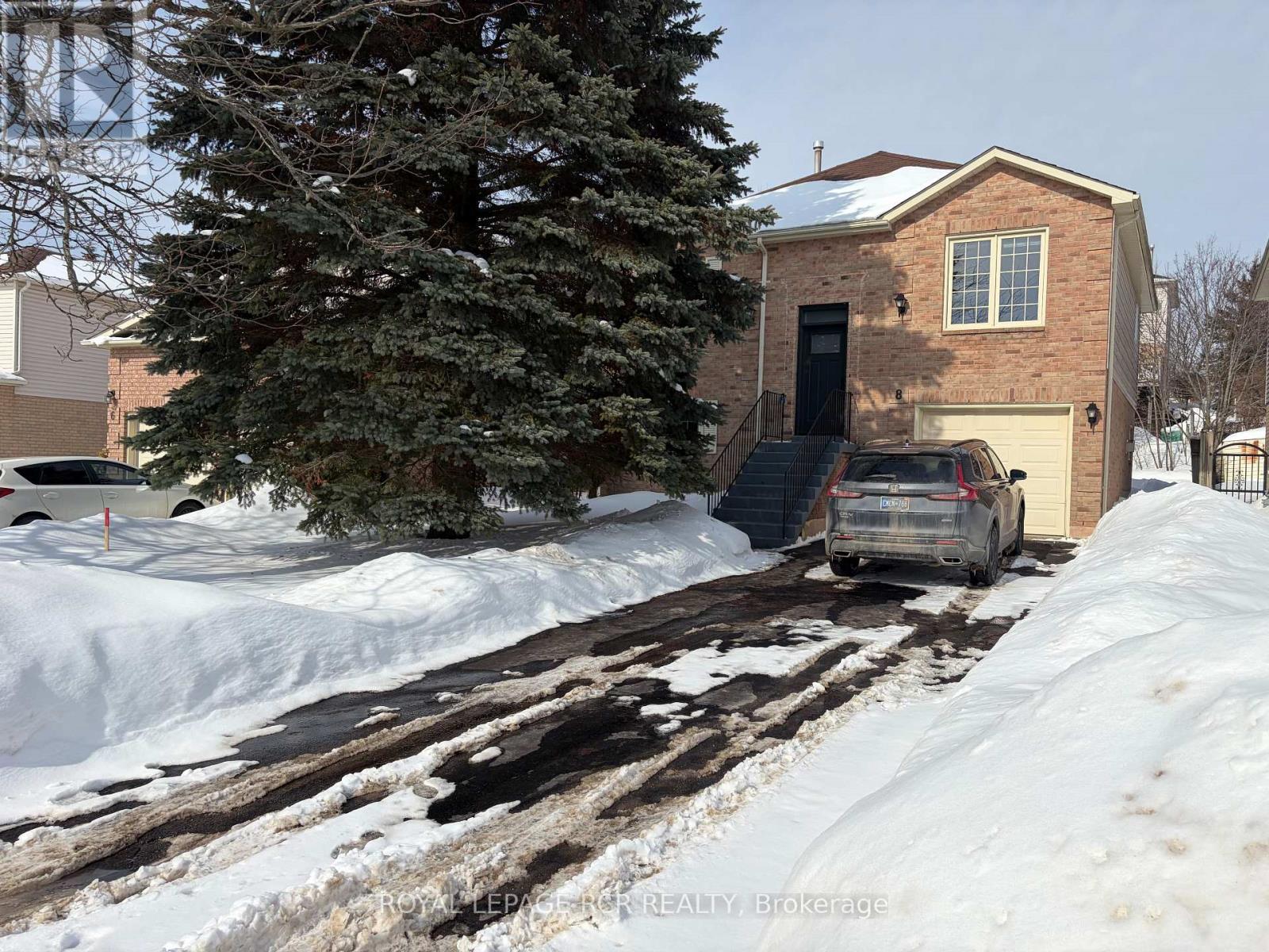 8 Lawton Court, Orangeville, Ontario  L9W 4X4 - Photo 2 - W12792574