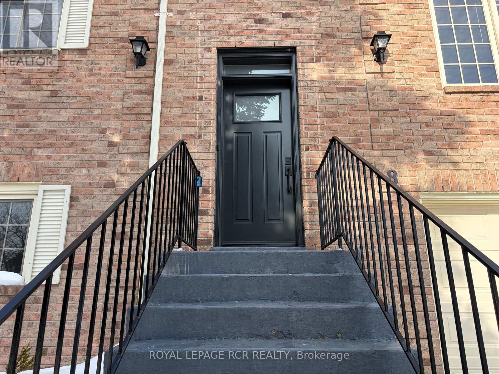 8 Lawton Court, Orangeville, Ontario  L9W 4X4 - Photo 3 - W12792574