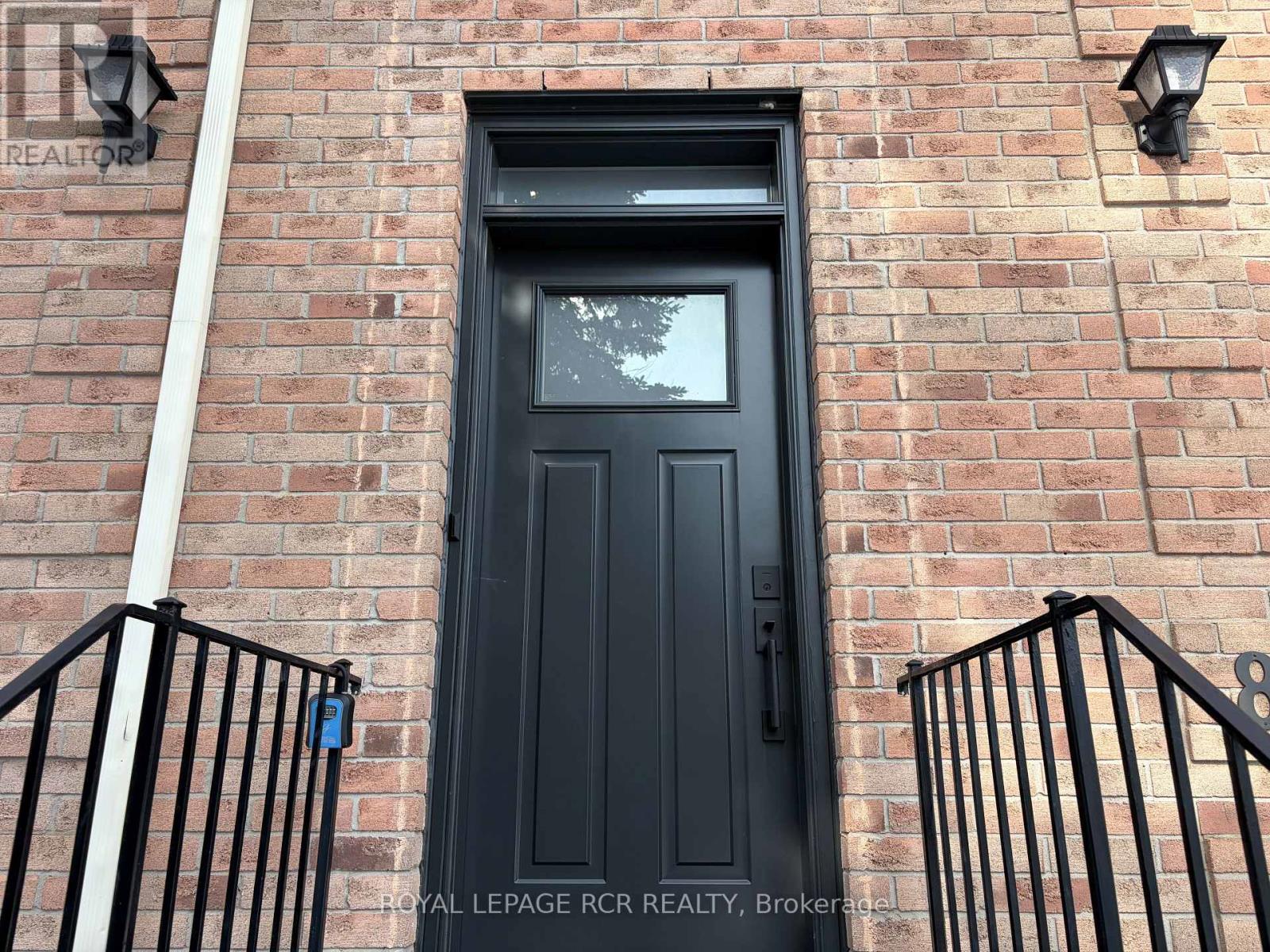 8 Lawton Court, Orangeville, Ontario  L9W 4X4 - Photo 4 - W12792574