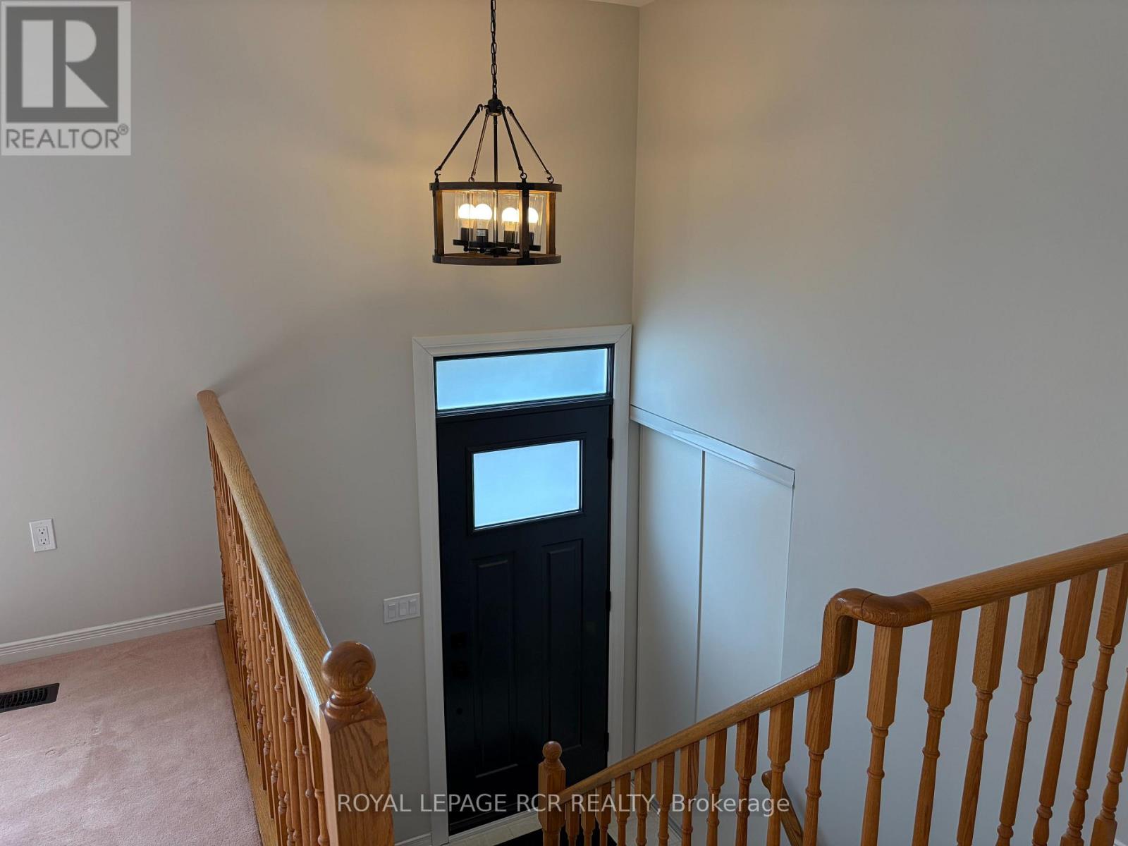 8 Lawton Court, Orangeville, Ontario  L9W 4X4 - Photo 5 - W12792574