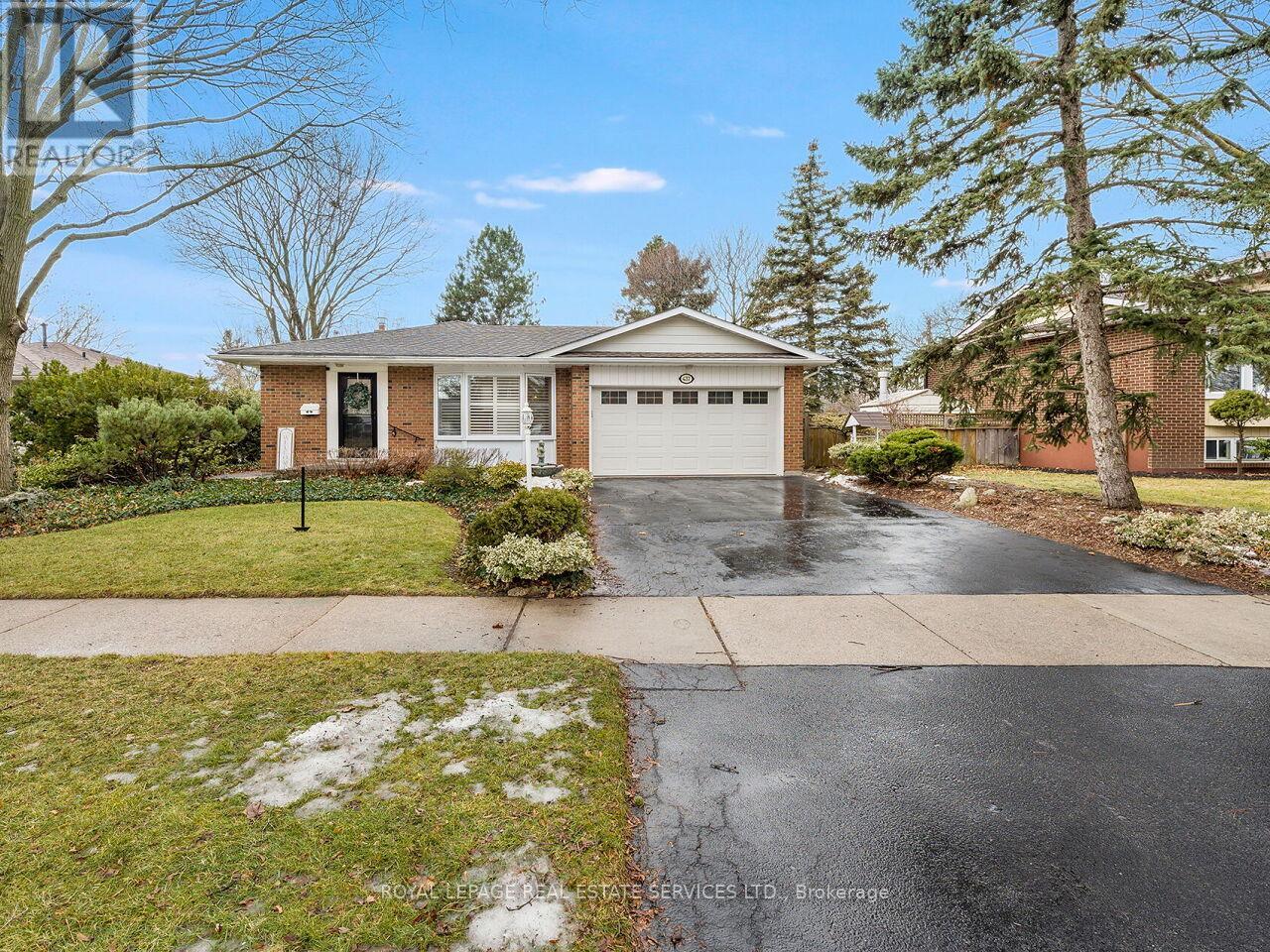 437 Highside Drive, Milton, Ontario  L9T 1W9 - Photo 2 - W12792628