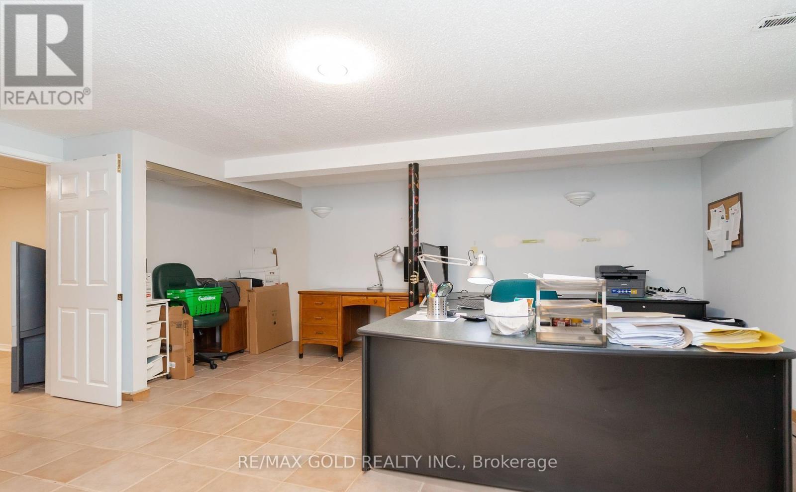 29 Devonshire Drive, Brampton, Ontario  L6T 3G5 - Photo 32 - W12792646