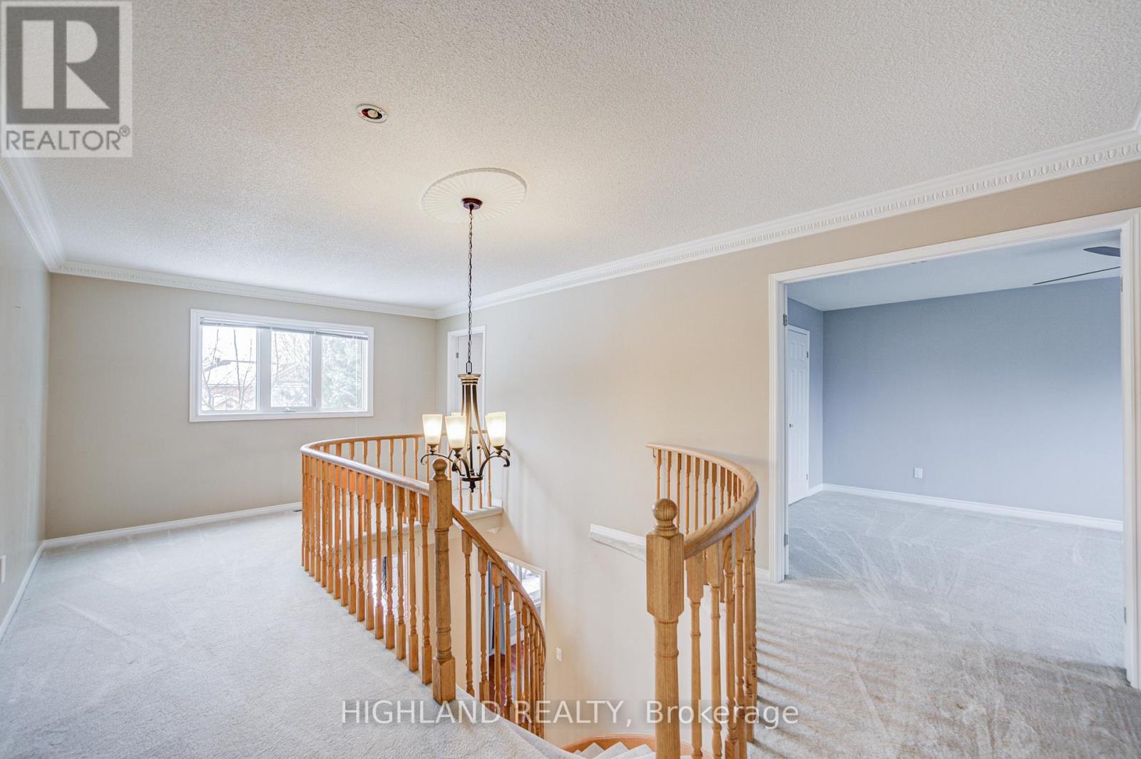 2070 Castlefield Crescent, Oakville, Ontario  L6H 5B3 - Photo 18 - W12792658