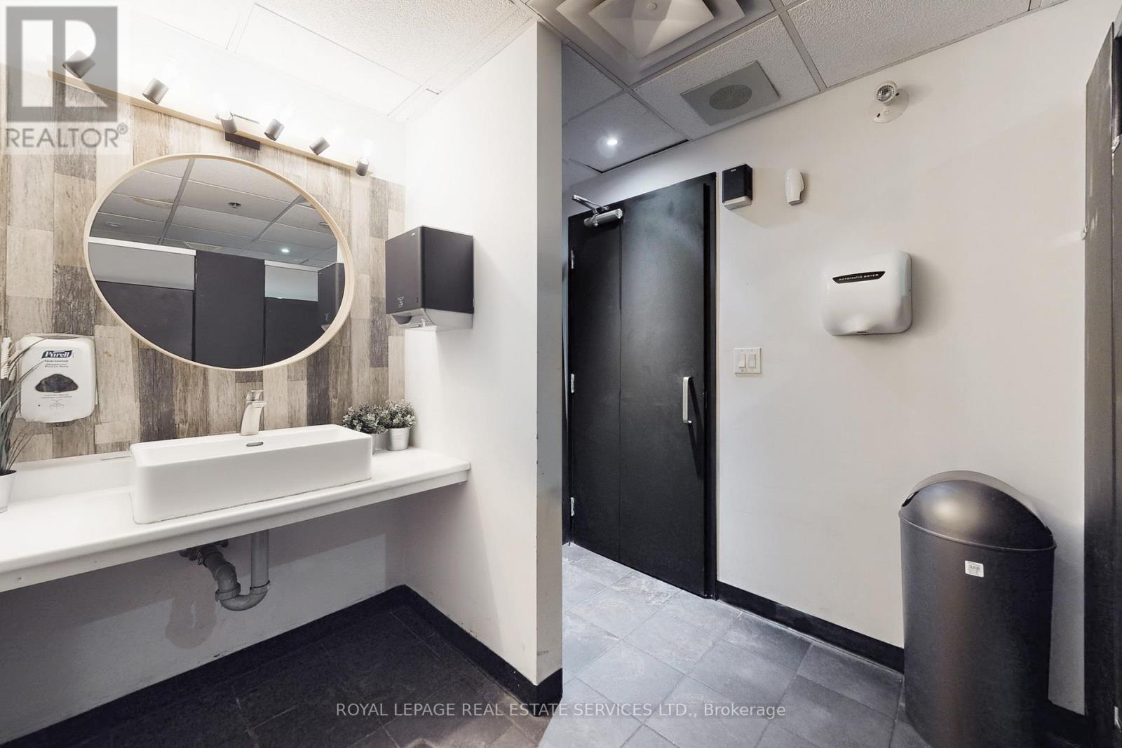 8, 9, 10 - 399 Elizabeth Street, Burlington, Ontario  L7R 0A4 - Photo 26 - W12792662