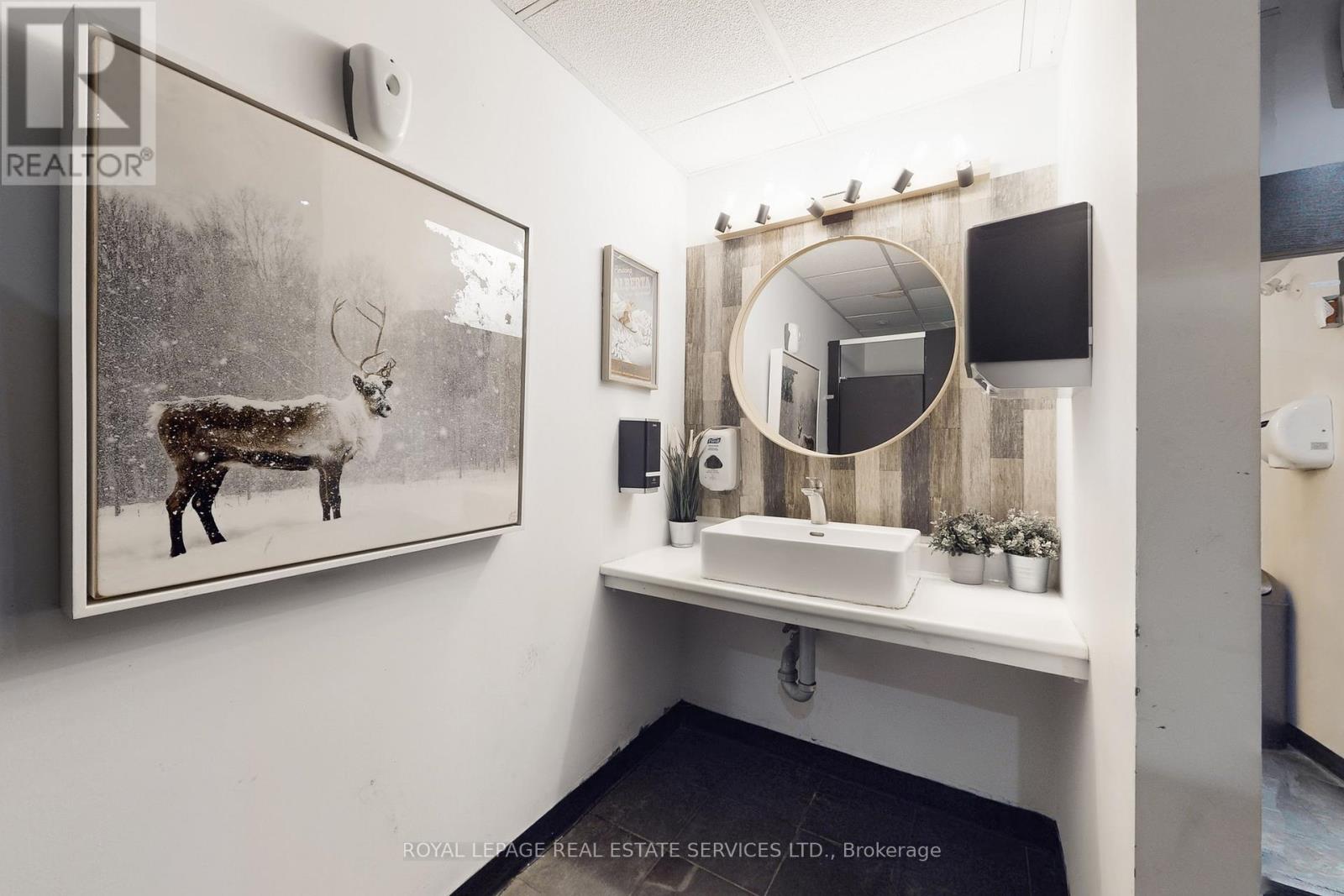 8, 9, 10 - 399 Elizabeth Street, Burlington, Ontario  L7R 0A4 - Photo 27 - W12792662