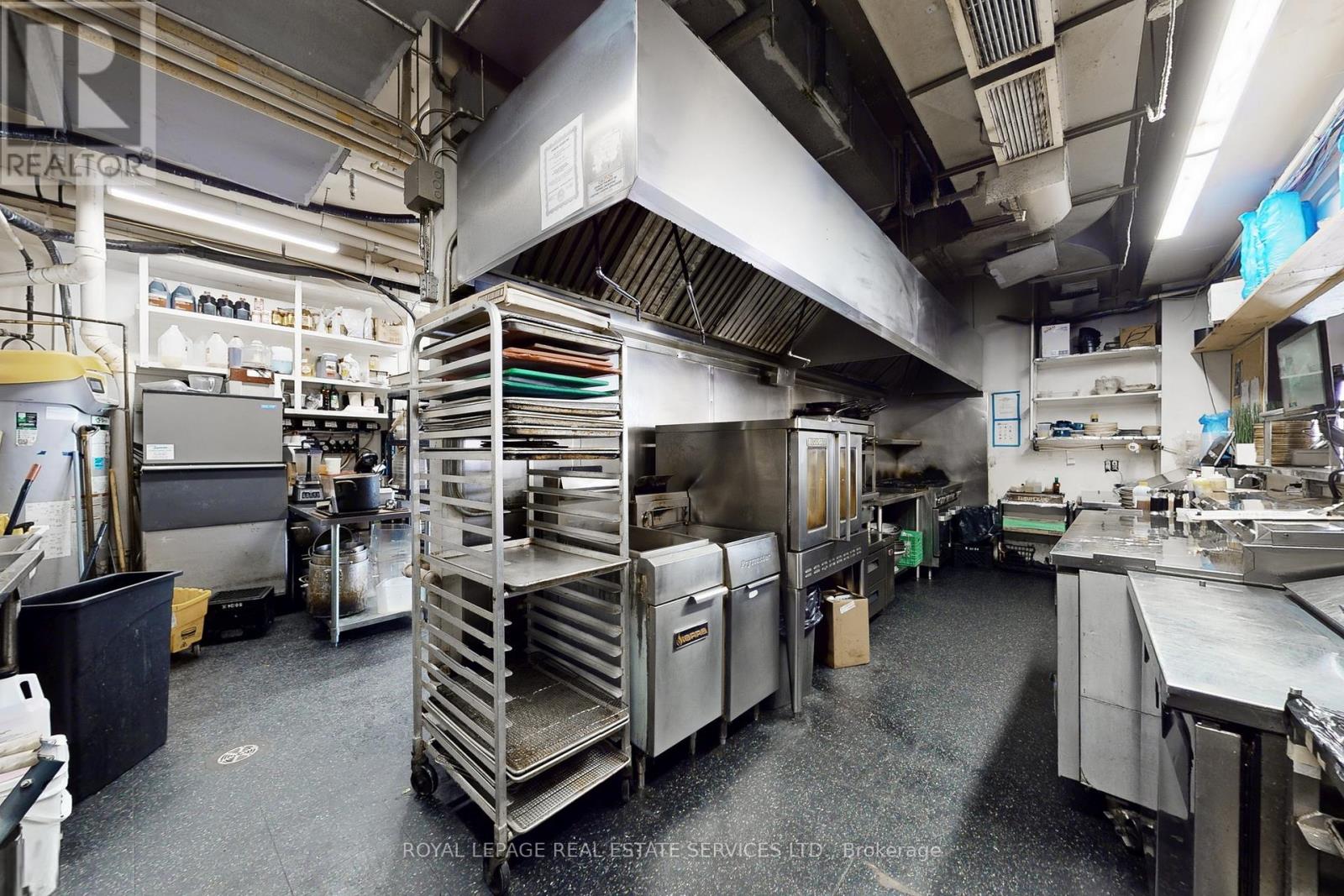 8, 9, 10 - 399 Elizabeth Street, Burlington, Ontario  L7R 0A4 - Photo 28 - W12792662