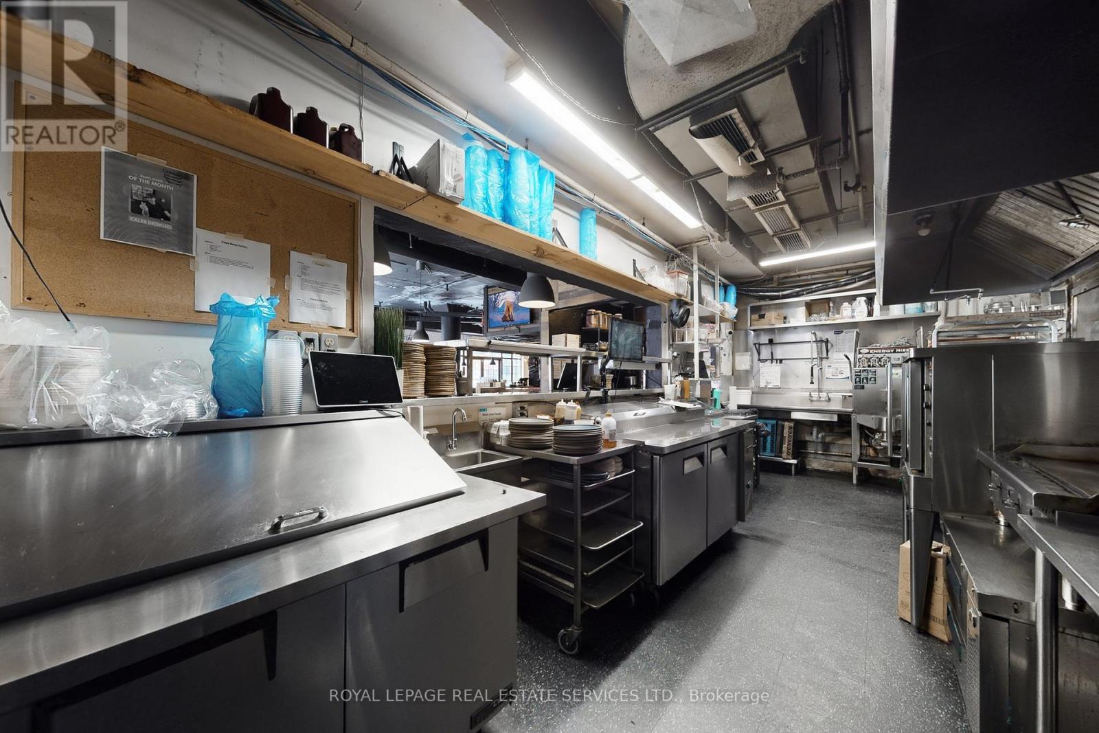 8, 9, 10 - 399 Elizabeth Street, Burlington, Ontario  L7R 0A4 - Photo 31 - W12792662