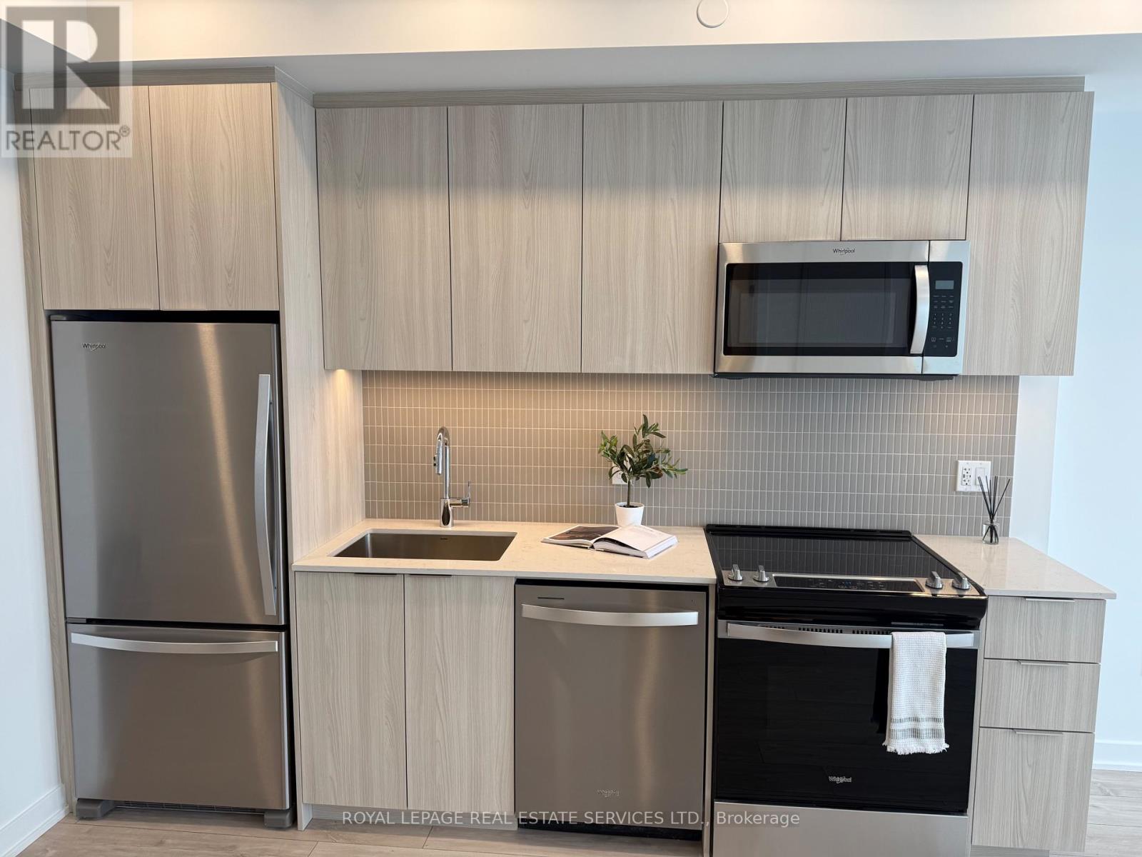 406 - 750 Whitelock Avenue, Milton, Ontario  L9E 2B4 - Photo 5 - W12762296