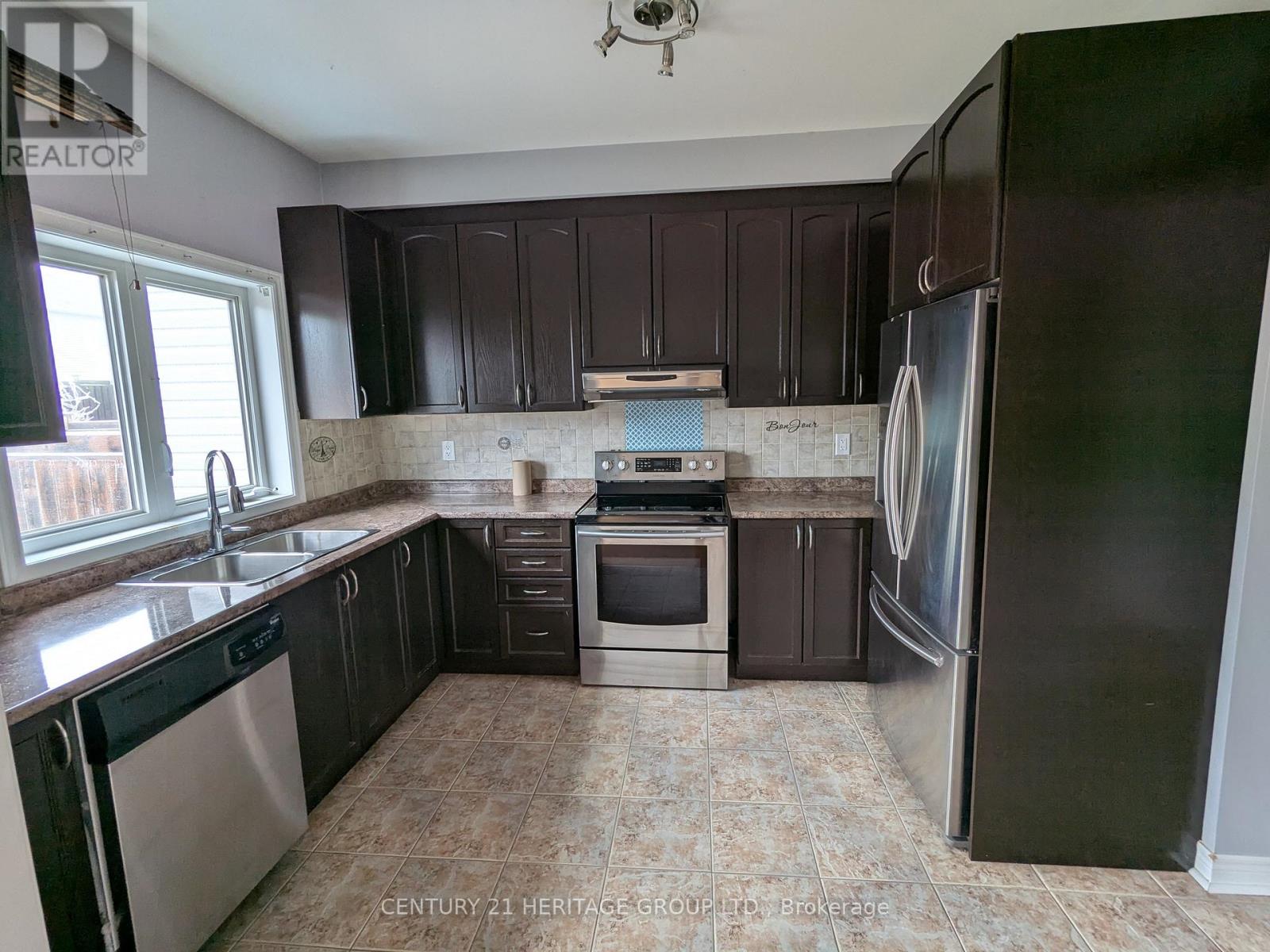 93 Pearcey Crescent, Barrie (West Bayfield), Ontario  L4N 7H6 - Photo 4 - S12729112