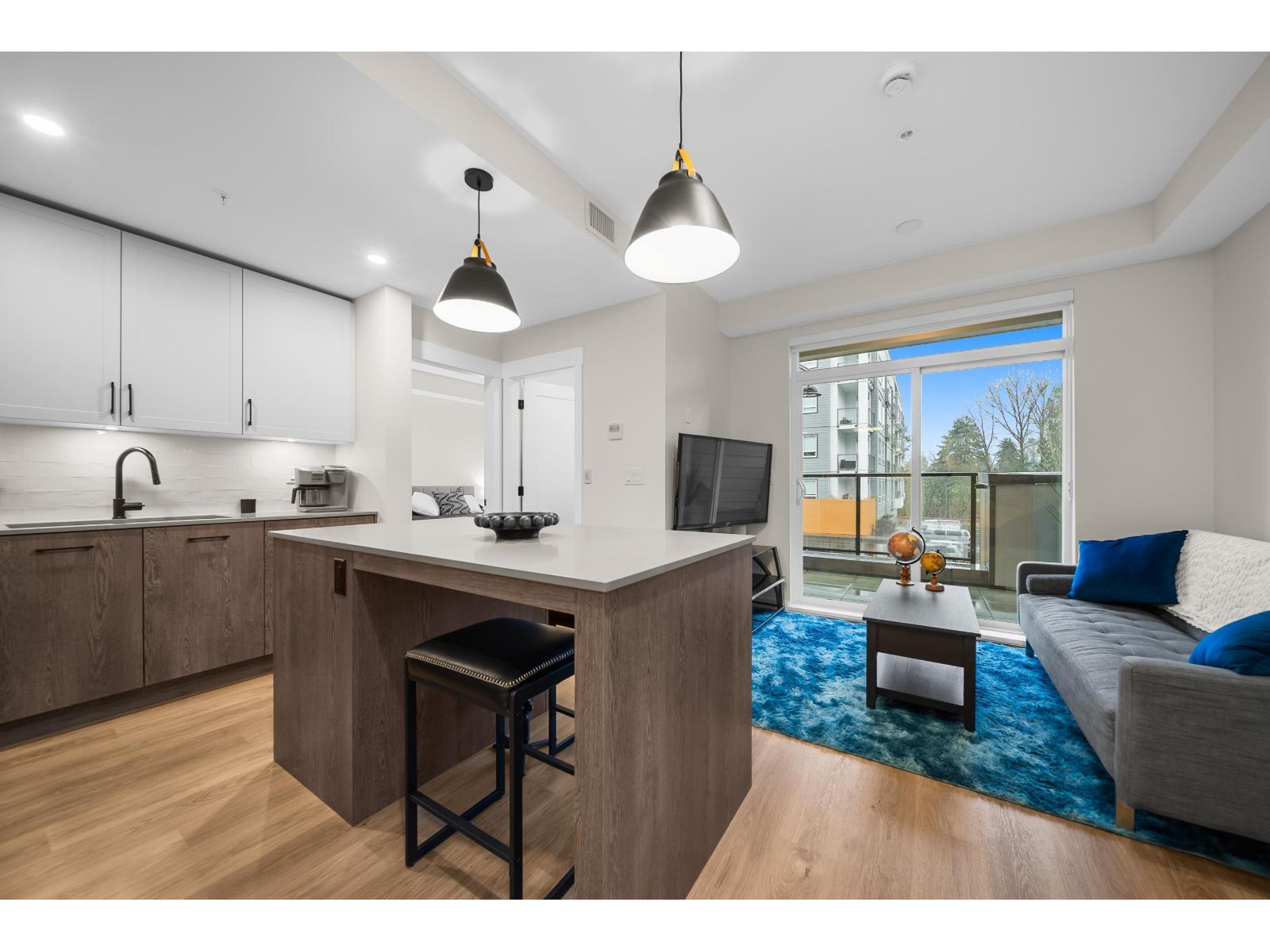 201 27218 Aldergrove Town Centre Drive, Langley, British Columbia  V4W 0E2 - Photo 3 - R3089864