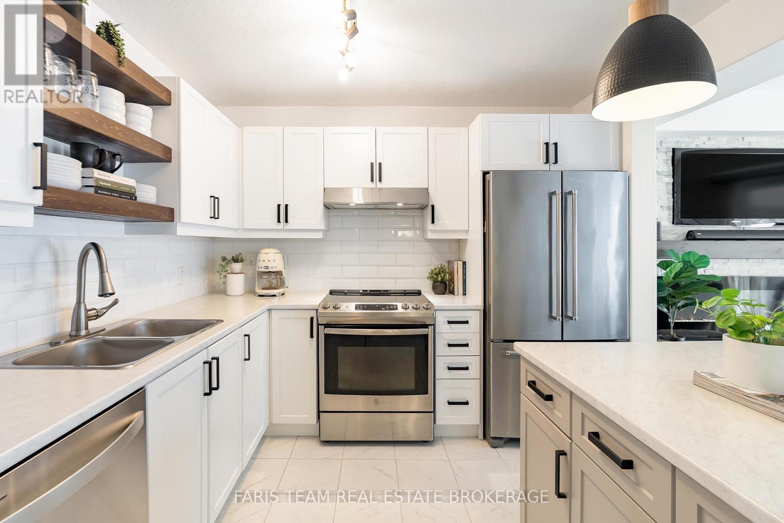 22 Spalding Crescent, Huntsville, Ontario  P1H 1C8 - Photo 8 - X12792478