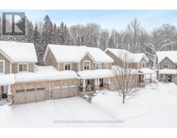 22 SPALDING CRESCENT, Huntsville, Ontario