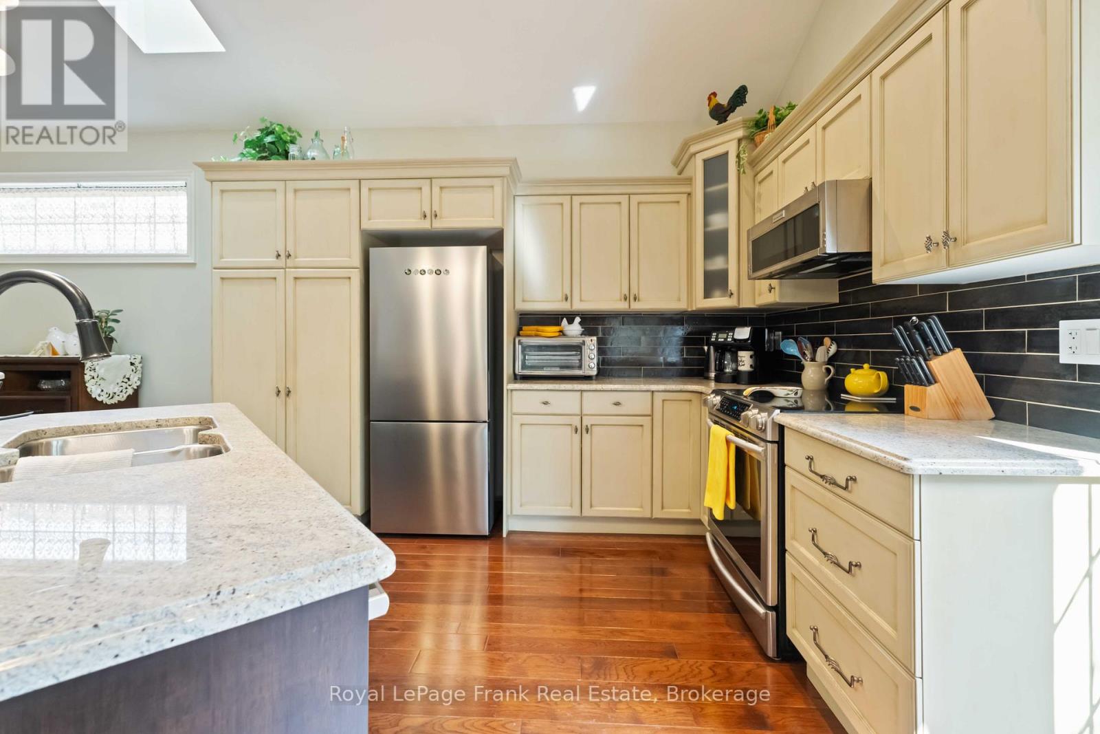 61 Frontier Drive, Niagara-On-The-Lake, Ontario  L0S 1J0 - Photo 11 - X12792488