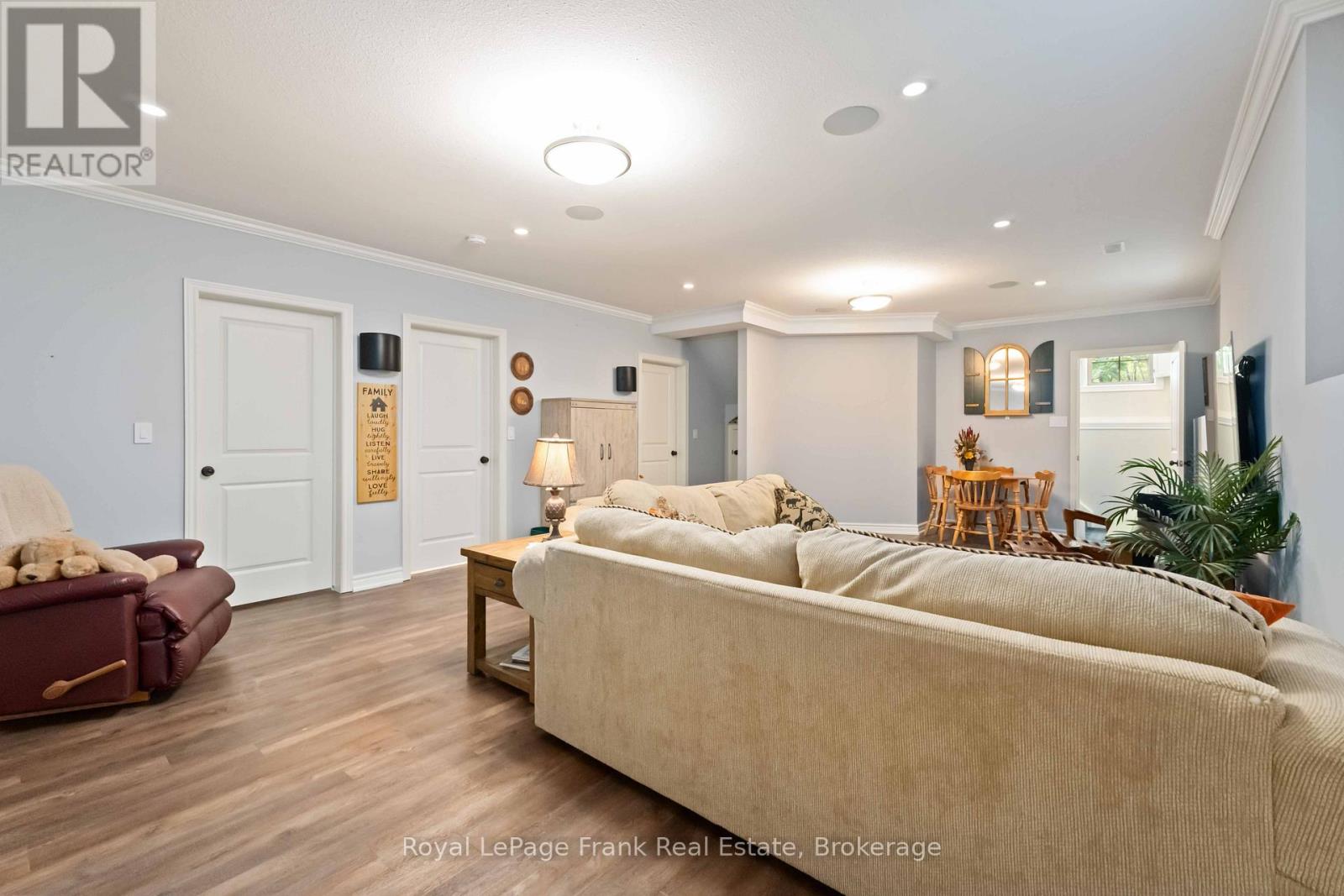 61 Frontier Drive, Niagara-On-The-Lake, Ontario  L0S 1J0 - Photo 18 - X12792488