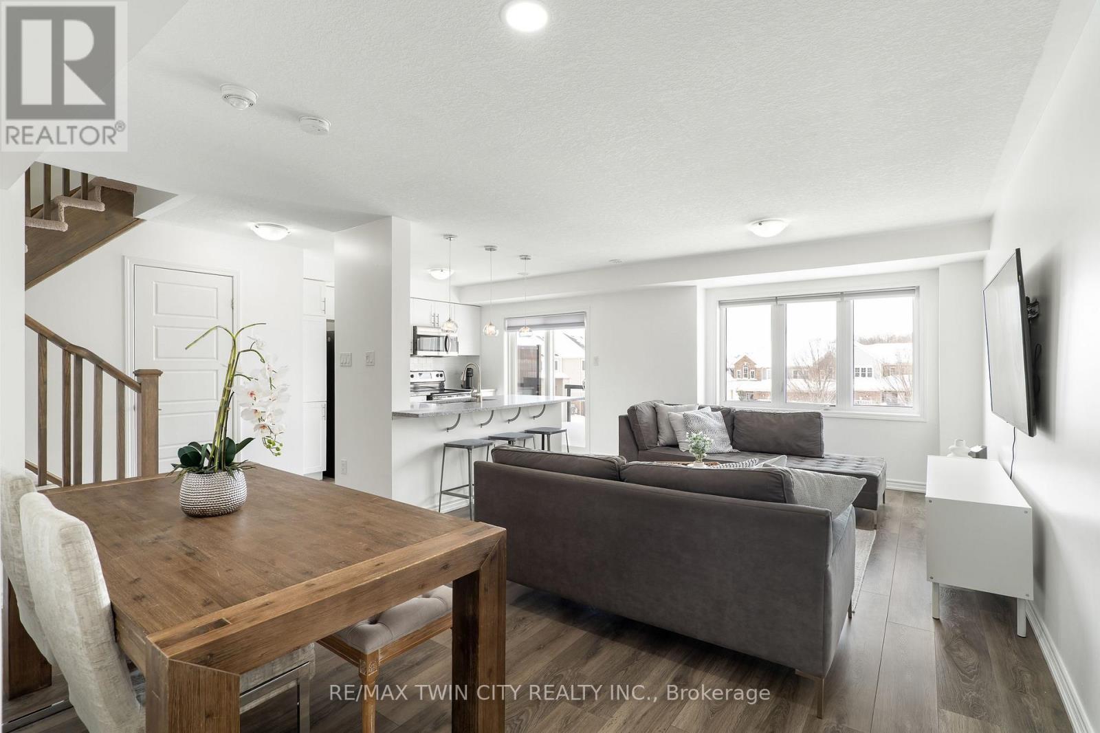 593 Goldenrod Lane, Kitchener, Ontario  N2R 0L7 - Photo 12 - X12792512