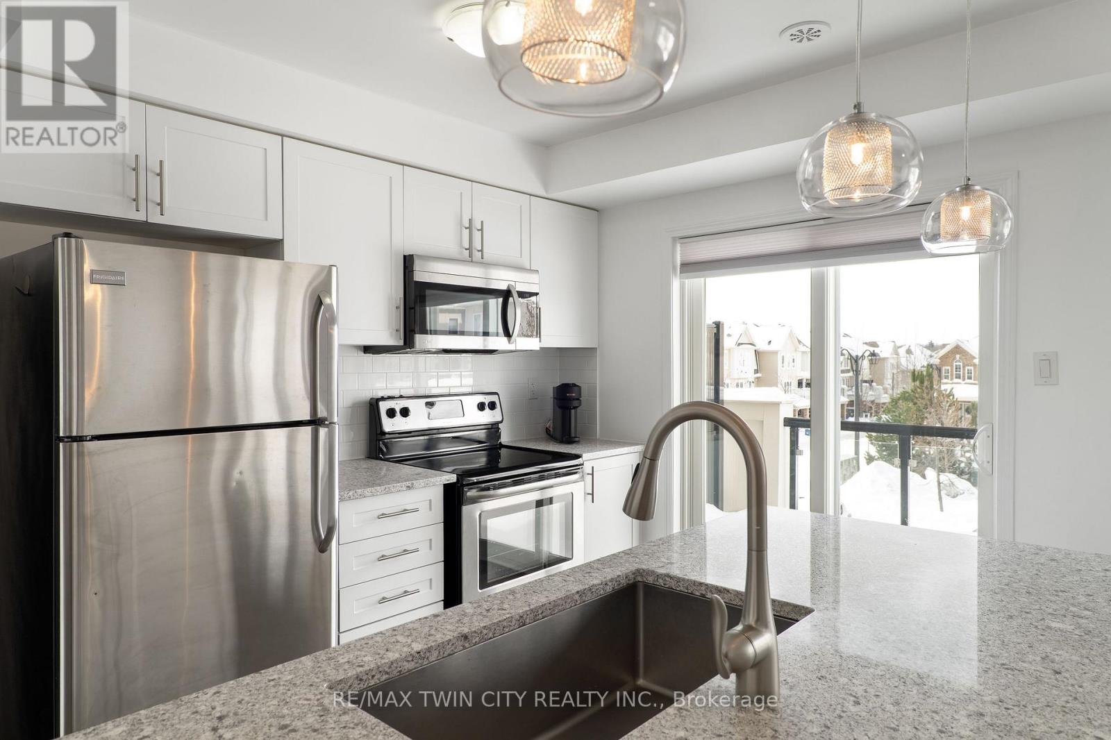 593 Goldenrod Lane, Kitchener, Ontario  N2R 0L7 - Photo 21 - X12792512