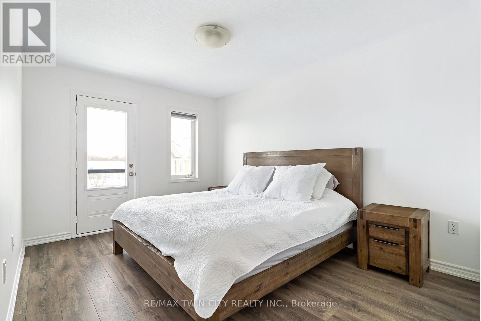 593 Goldenrod Lane, Kitchener, Ontario  N2R 0L7 - Photo 31 - X12792512