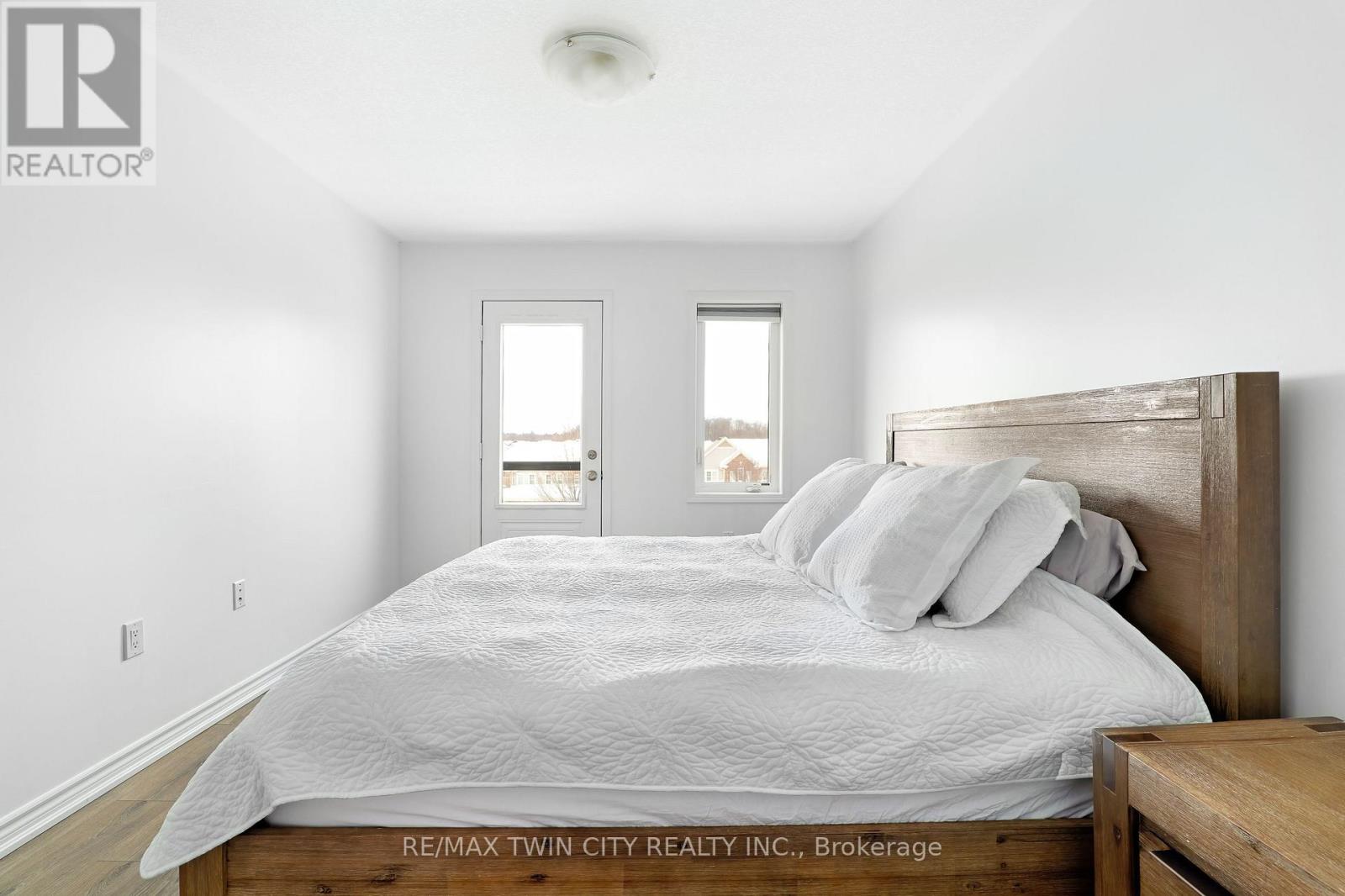 593 Goldenrod Lane, Kitchener, Ontario  N2R 0L7 - Photo 32 - X12792512