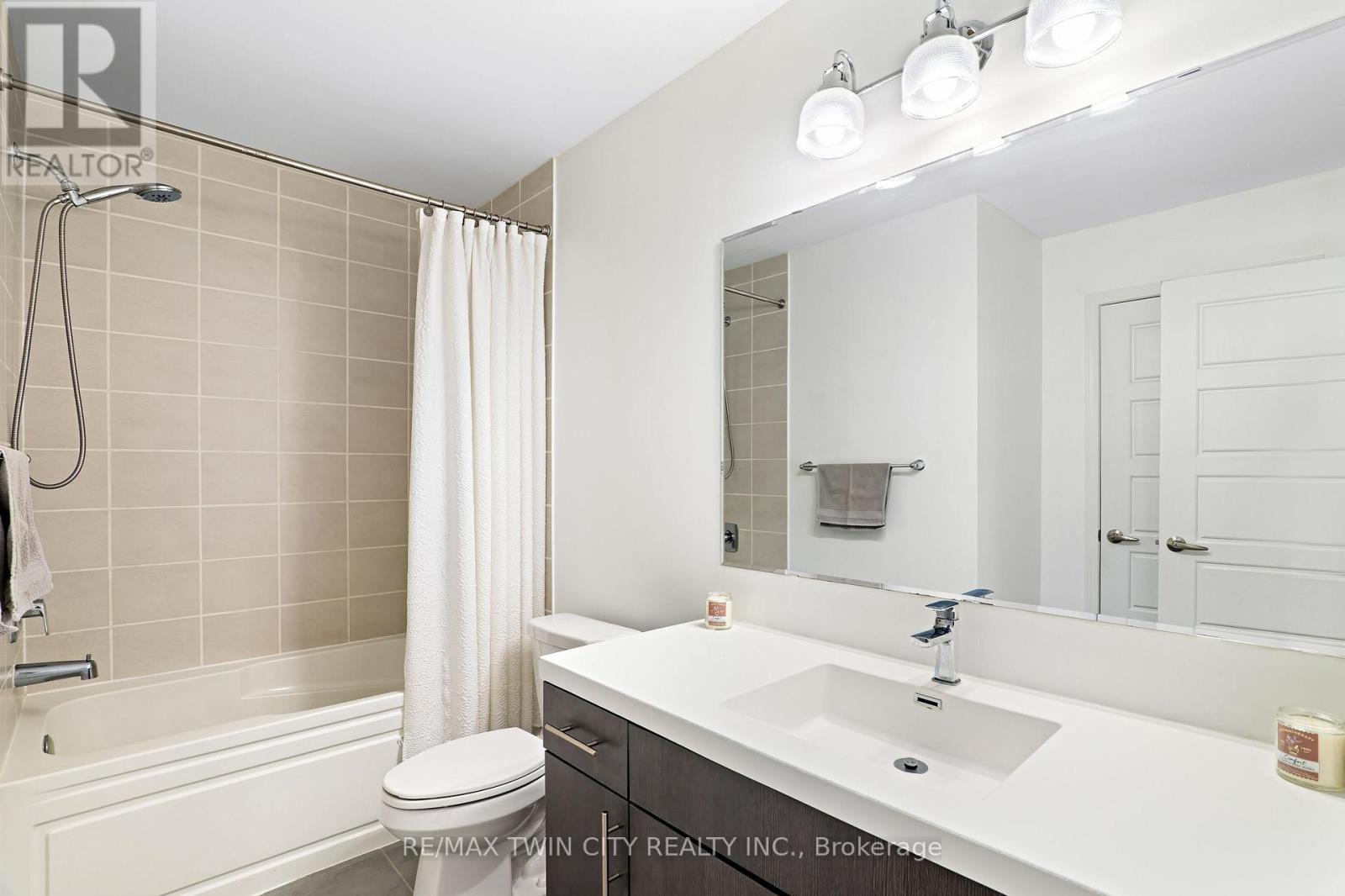 593 Goldenrod Lane, Kitchener, Ontario  N2R 0L7 - Photo 35 - X12792512