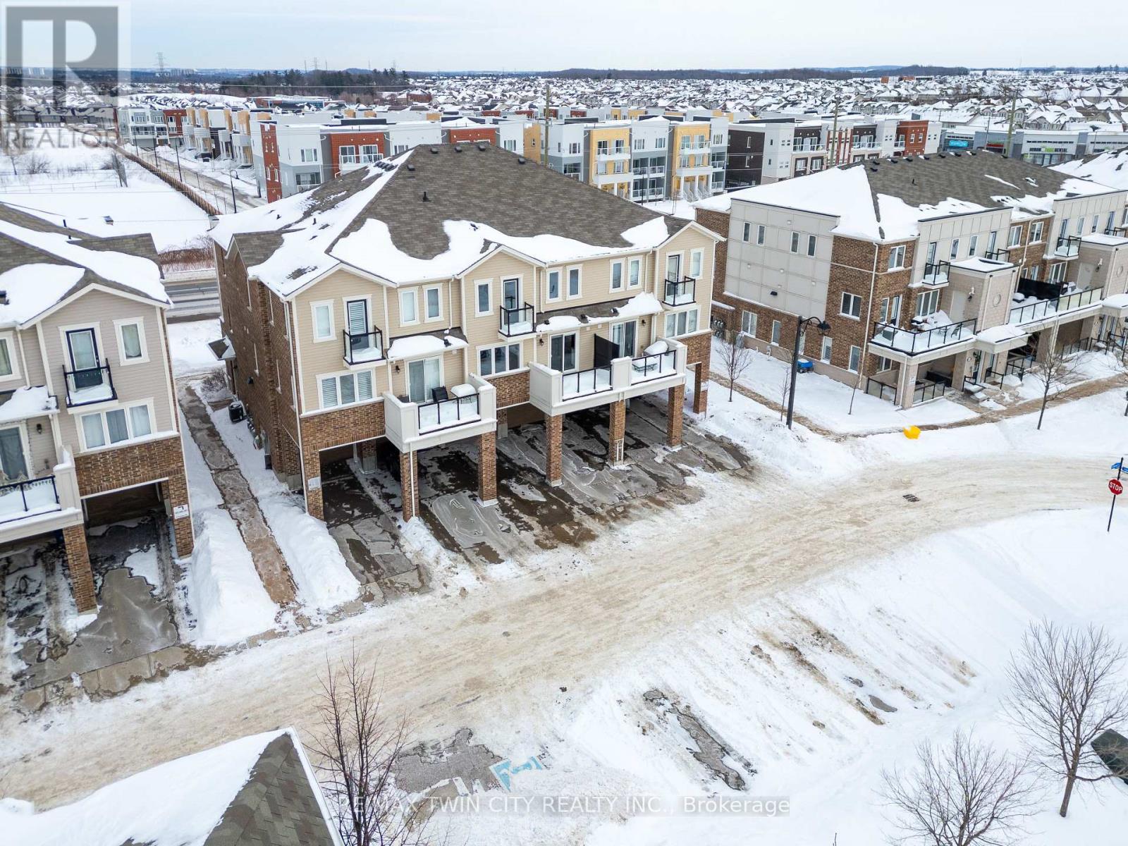 593 Goldenrod Lane, Kitchener, Ontario  N2R 0L7 - Photo 45 - X12792512