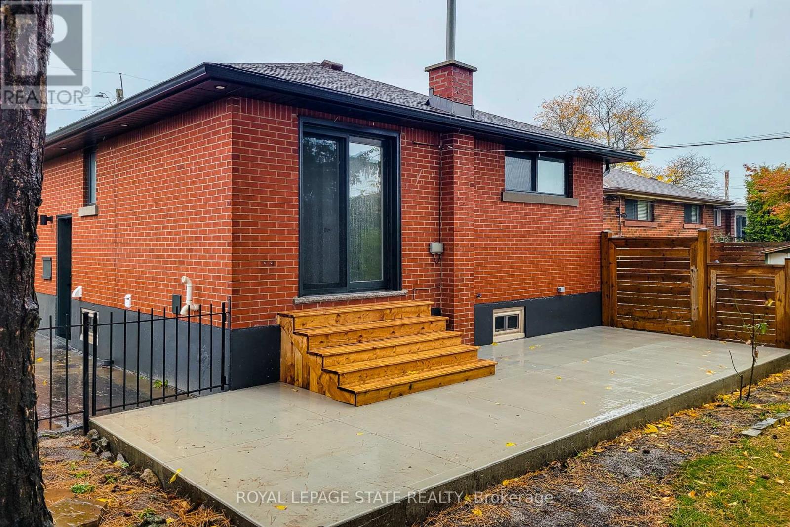 53 Winchester Boulevard, Hamilton, Ontario  L8T 2M7 - Photo 4 - X12792654