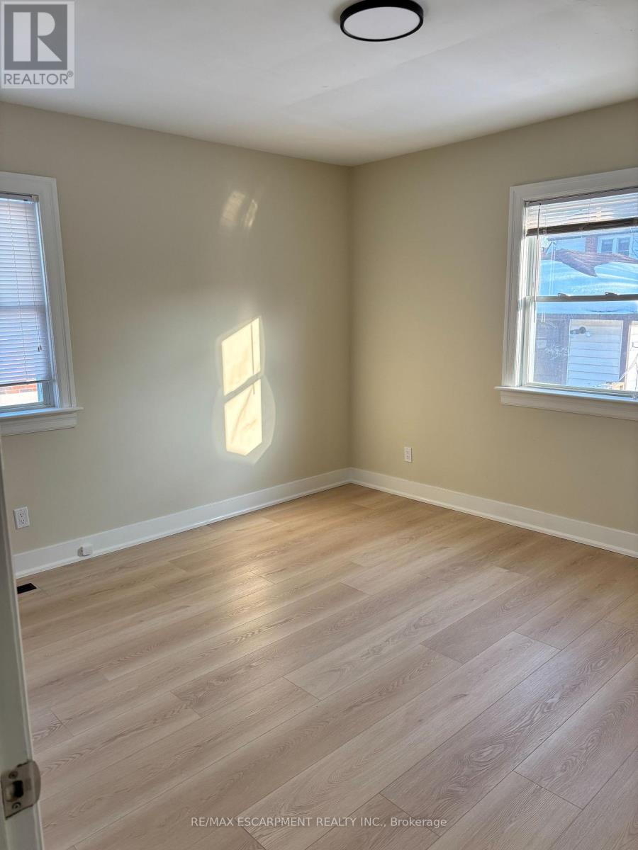 Main - 98 Brady Street, Port Colborne, Ontario  L3K 3R6 - Photo 11 - X12792674