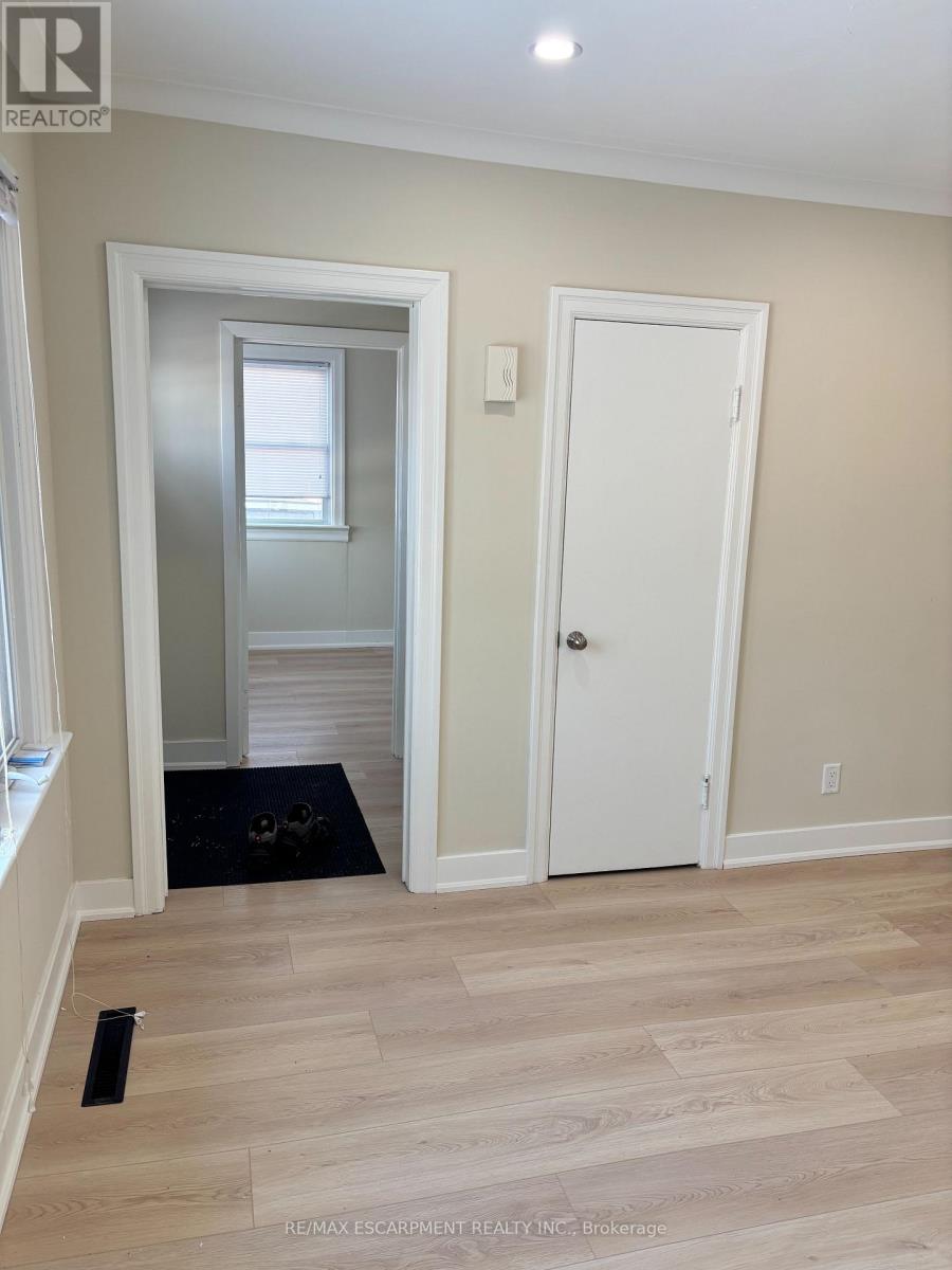 Main - 98 Brady Street, Port Colborne, Ontario  L3K 3R6 - Photo 12 - X12792674